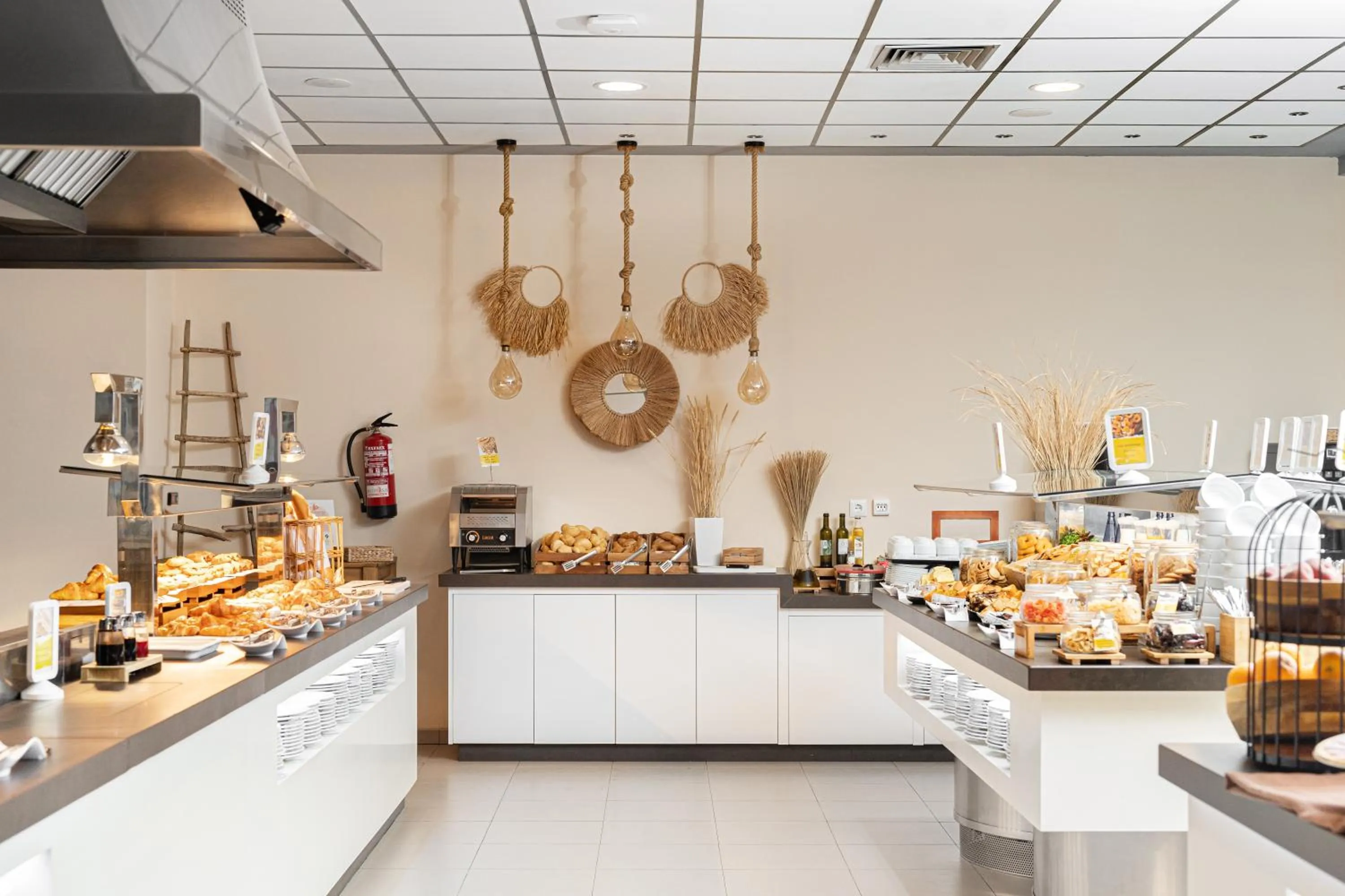 Restaurant/places to eat in RH Don Carlos & Spa