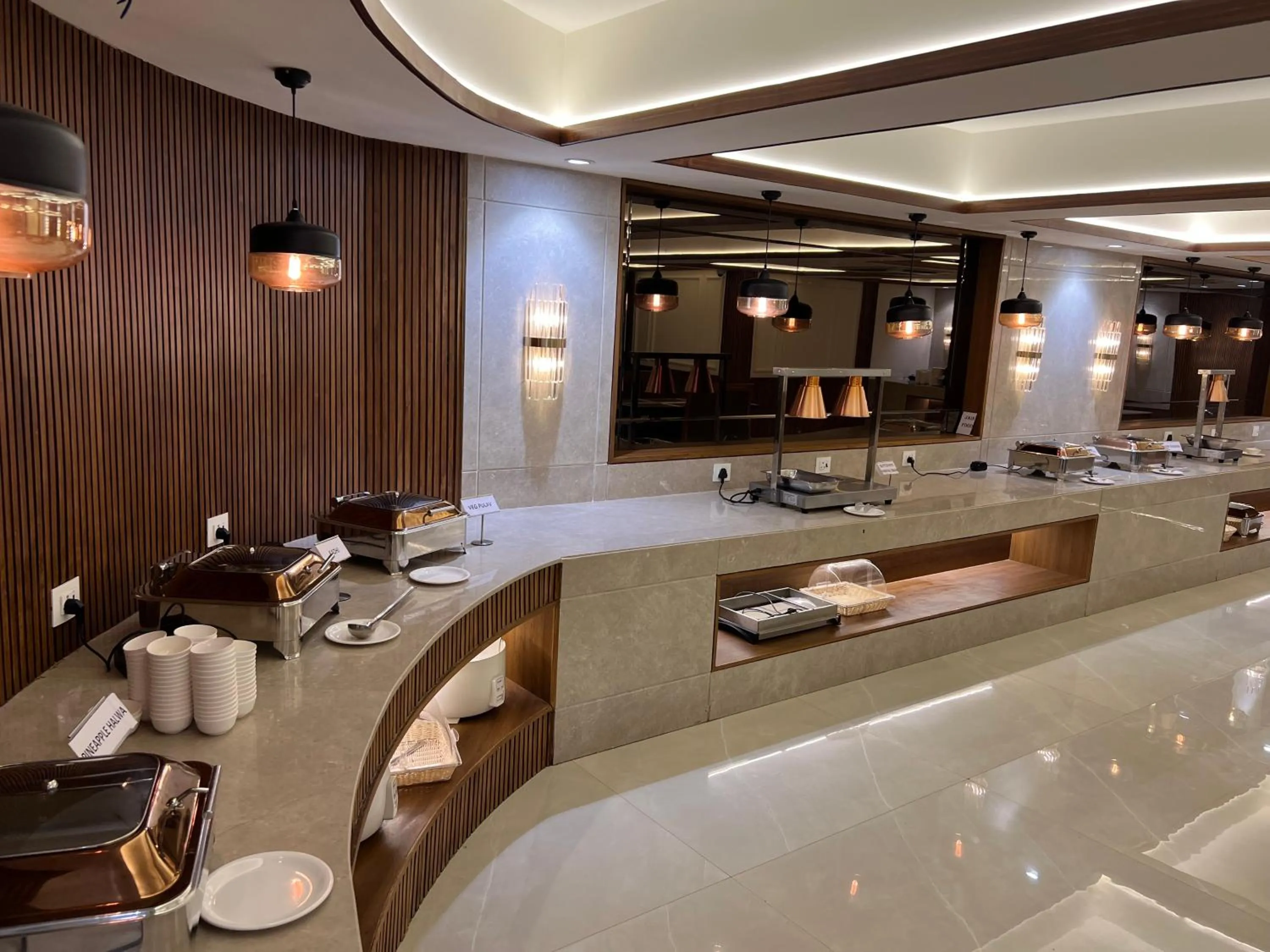 Restaurant/places to eat in Hotel The Evergrand Palace