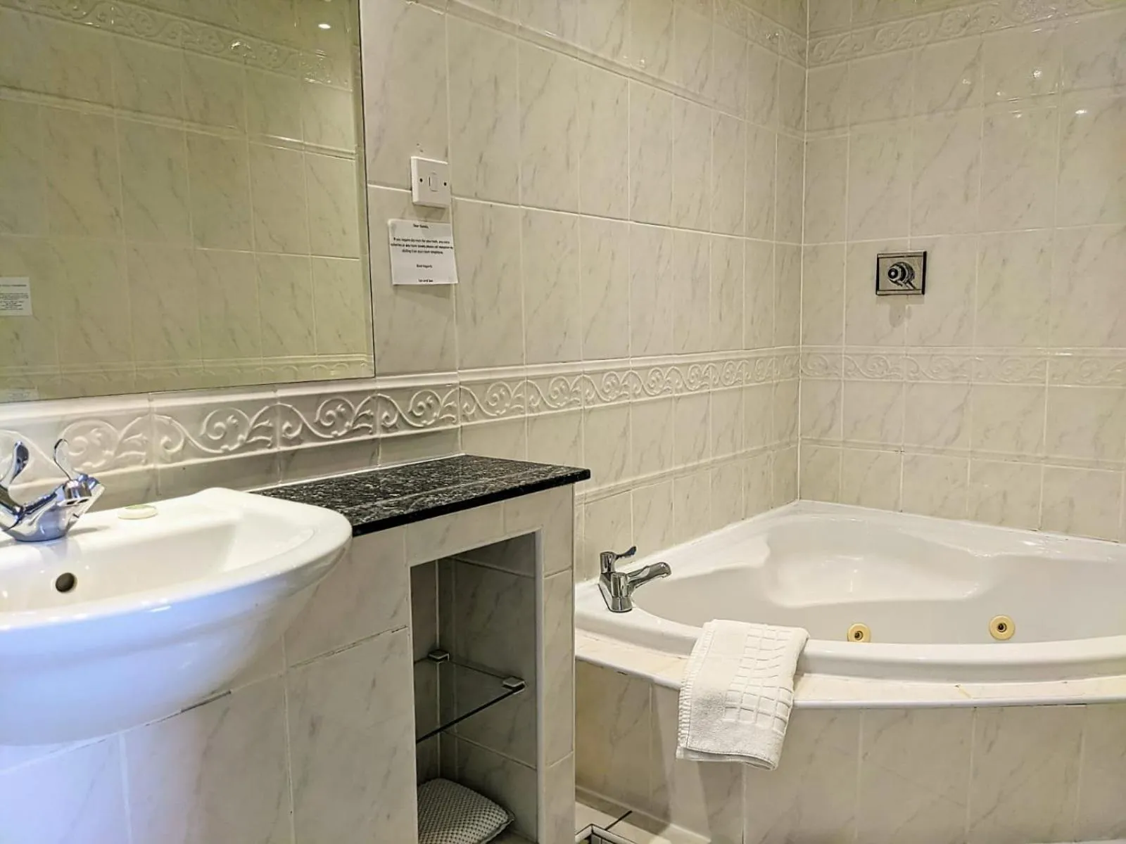 The Wildings Hotel & Tudno's Restaurant