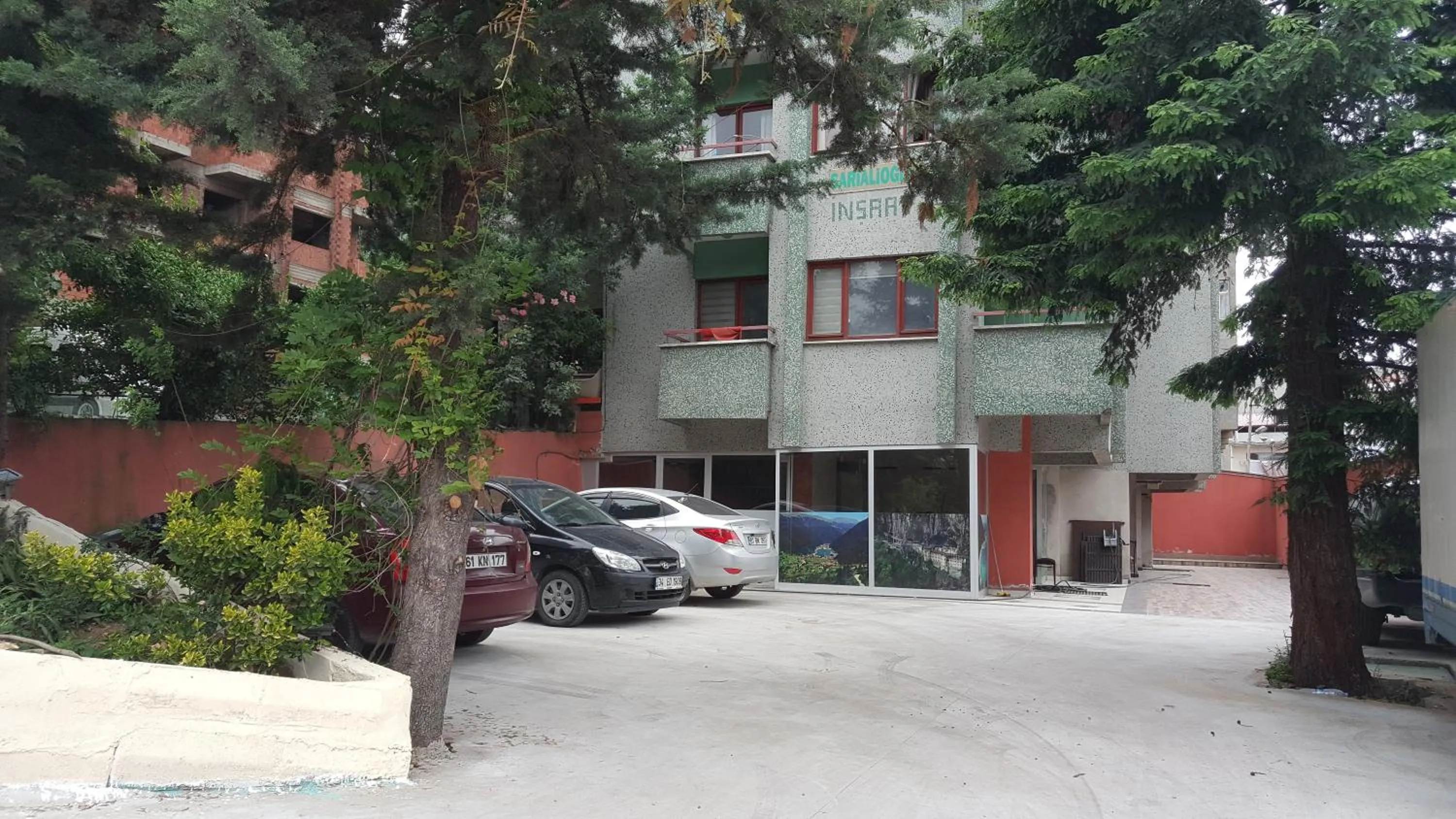 Facade/entrance in Kule Apart