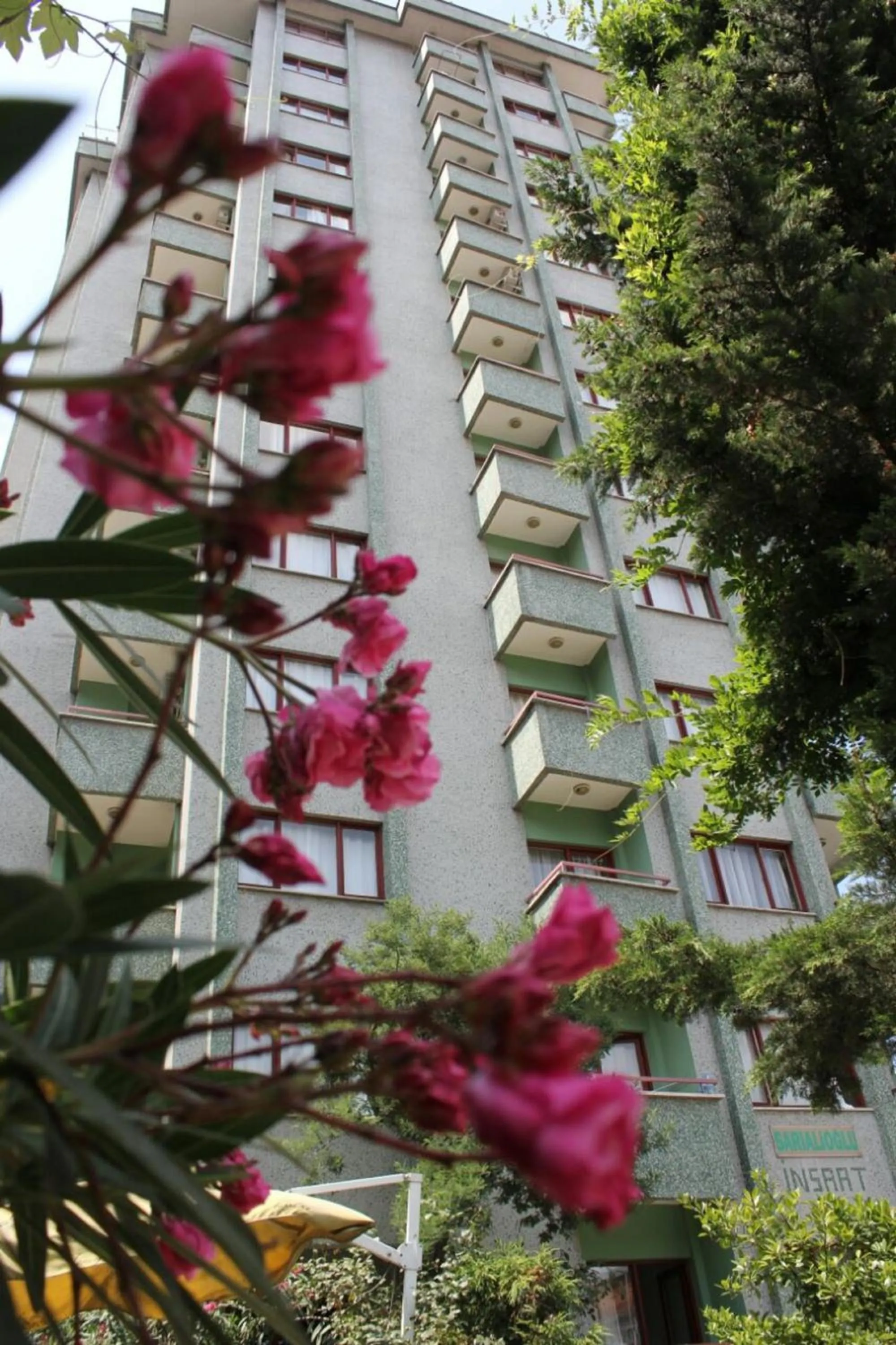 Facade/entrance in Kule Apart