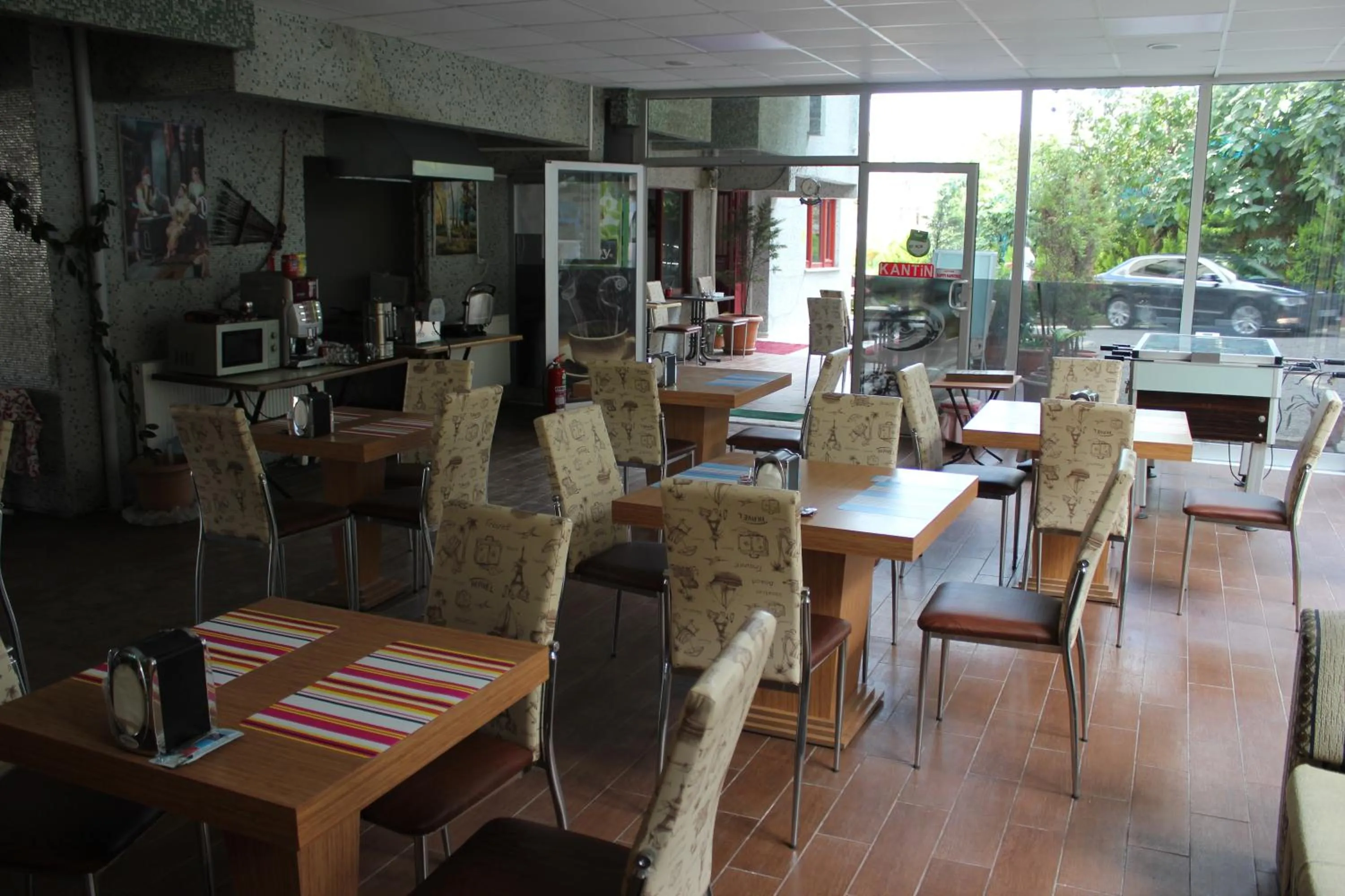 Restaurant/places to eat in Kule Apart