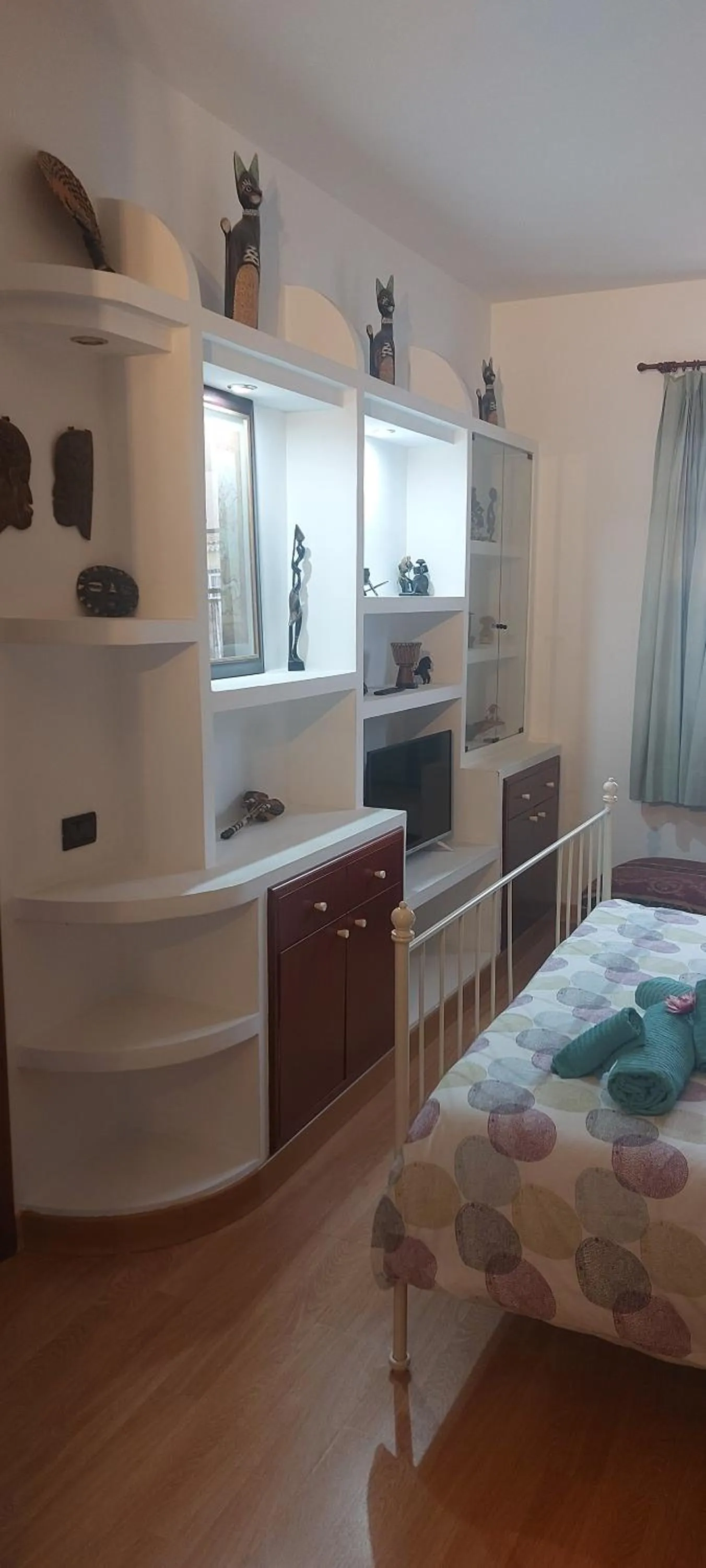 Decorative detail, Bed in Chalet Anagato