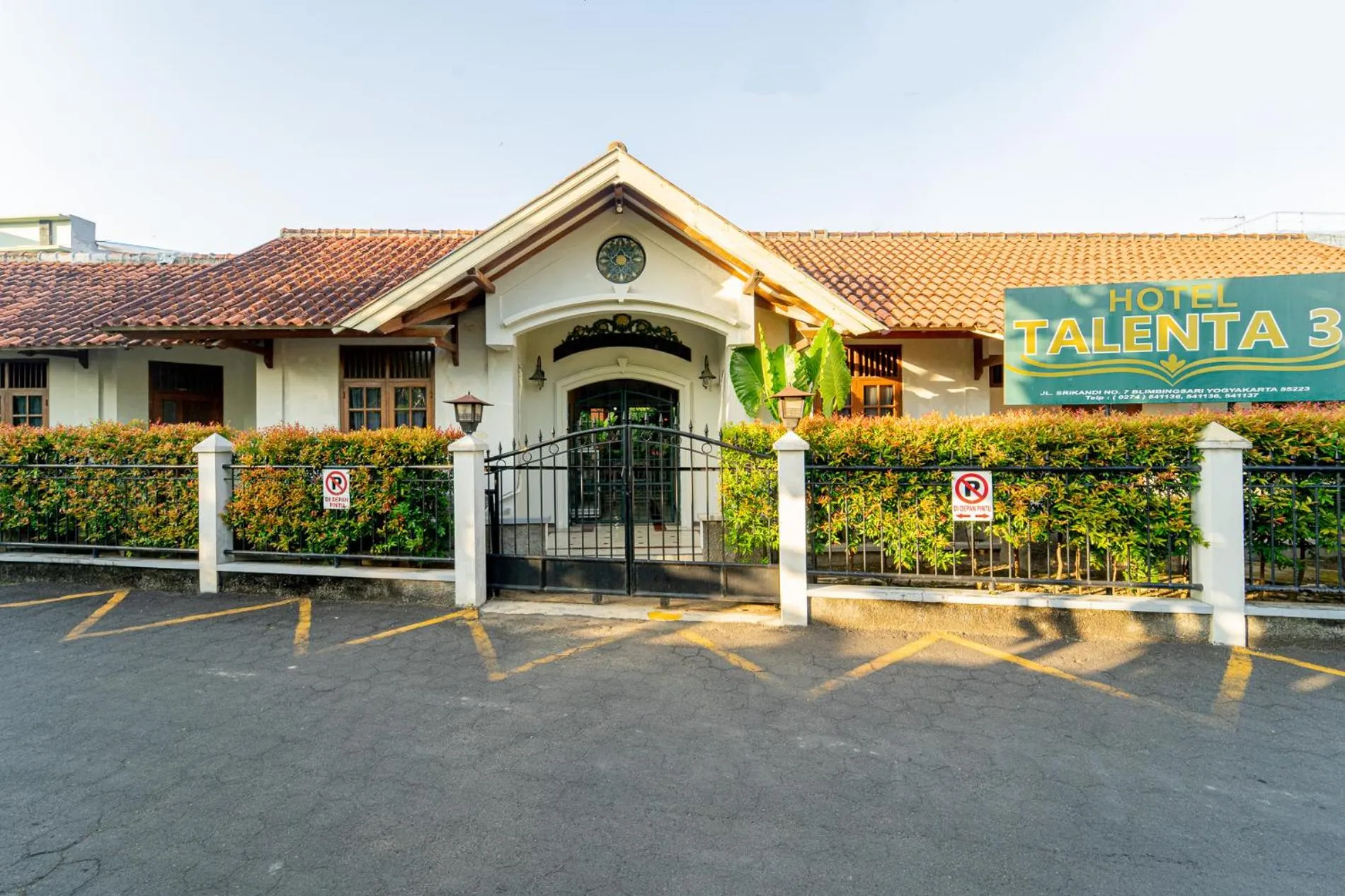 Property building in Hotel Talenta 3