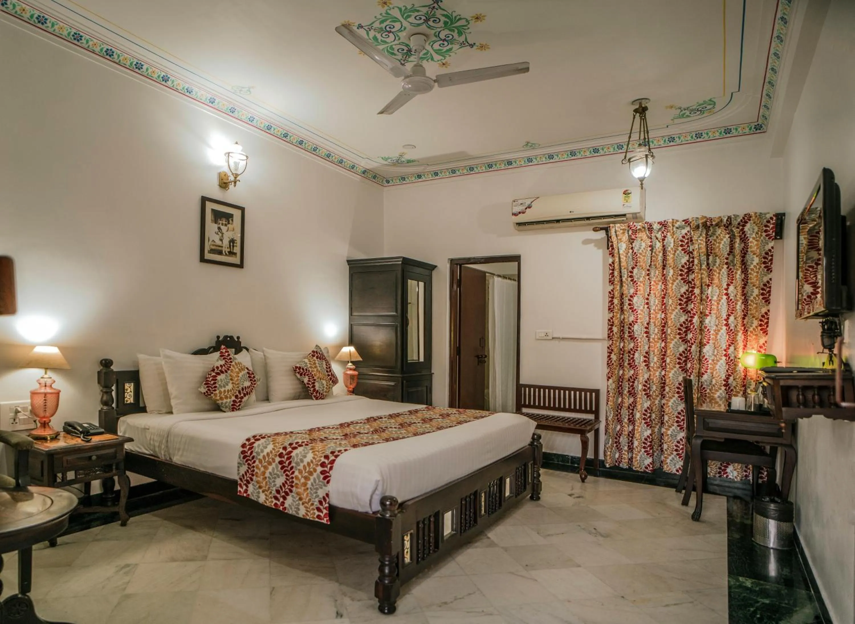 Bed in The Lavitra Lakeview Hotel