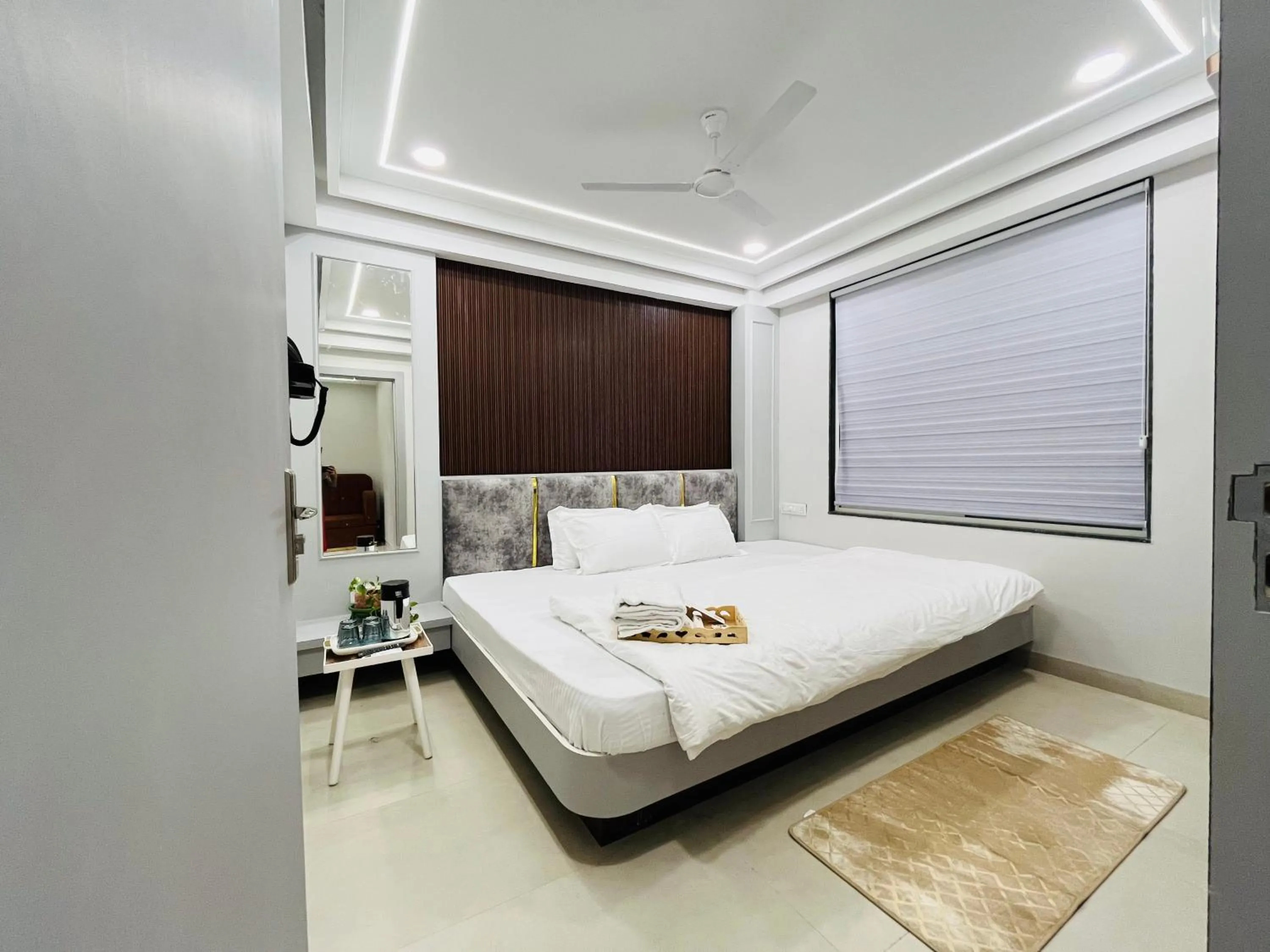 Photo of the whole room, Bed in Hotel Padmawati Palace