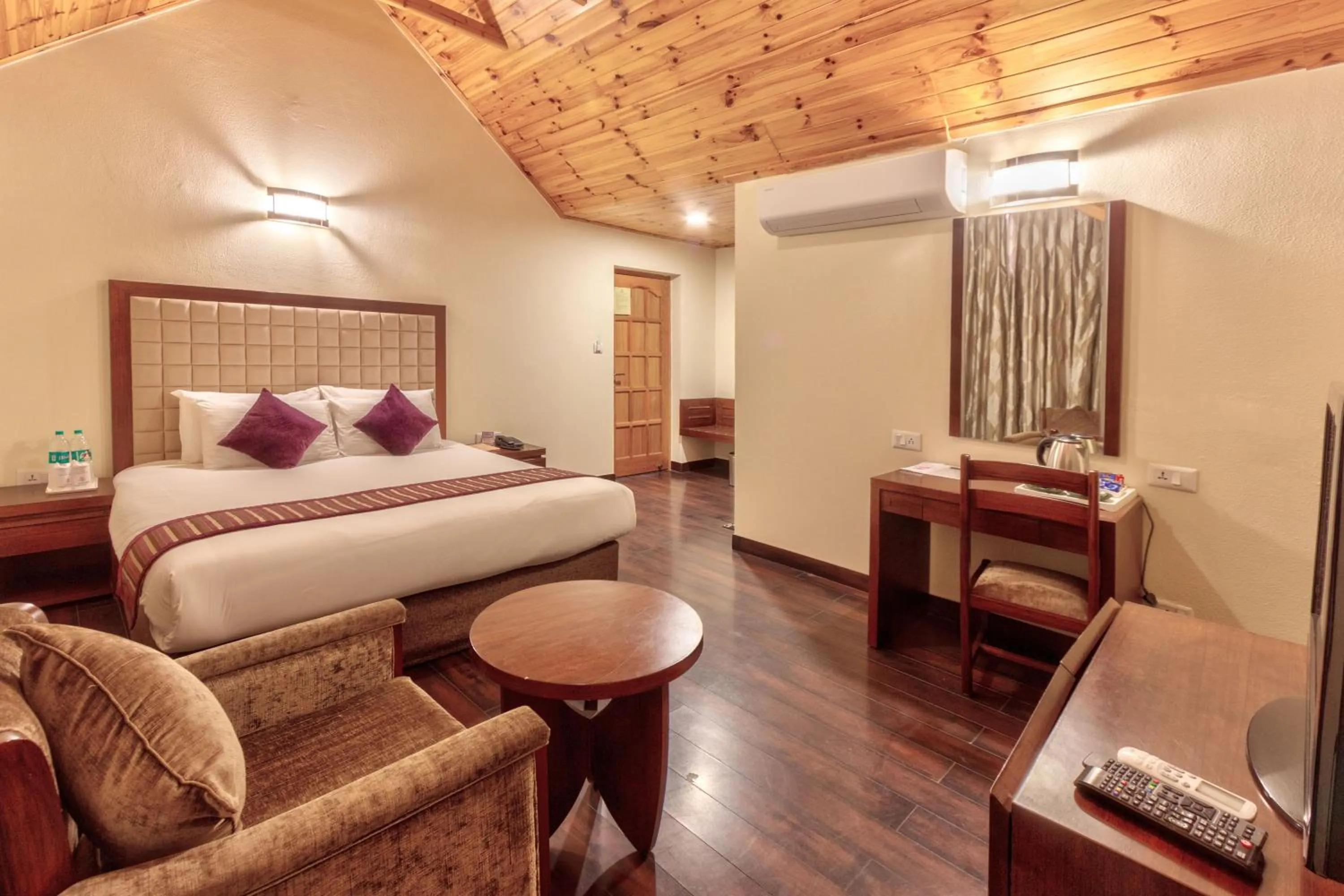 Bed in Shingar Regency