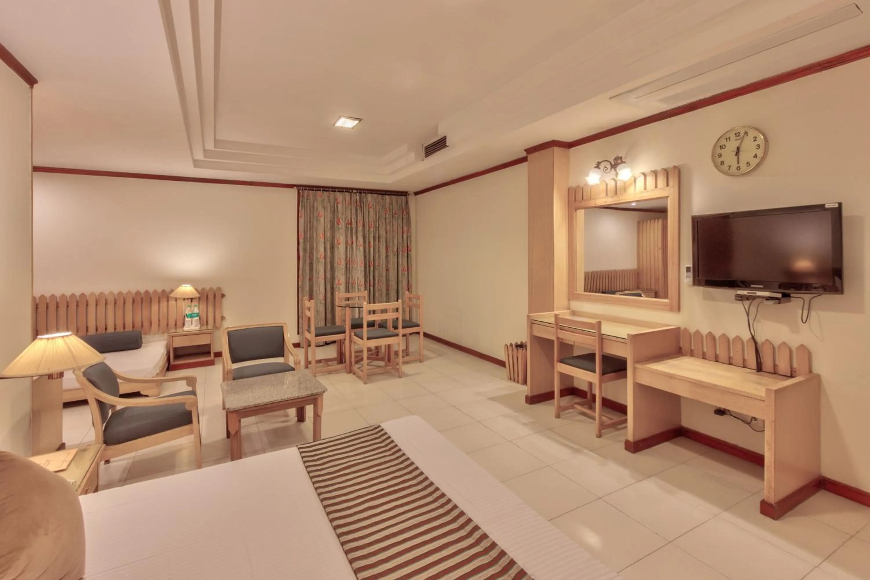 Photo of the whole room in Shingar Regency