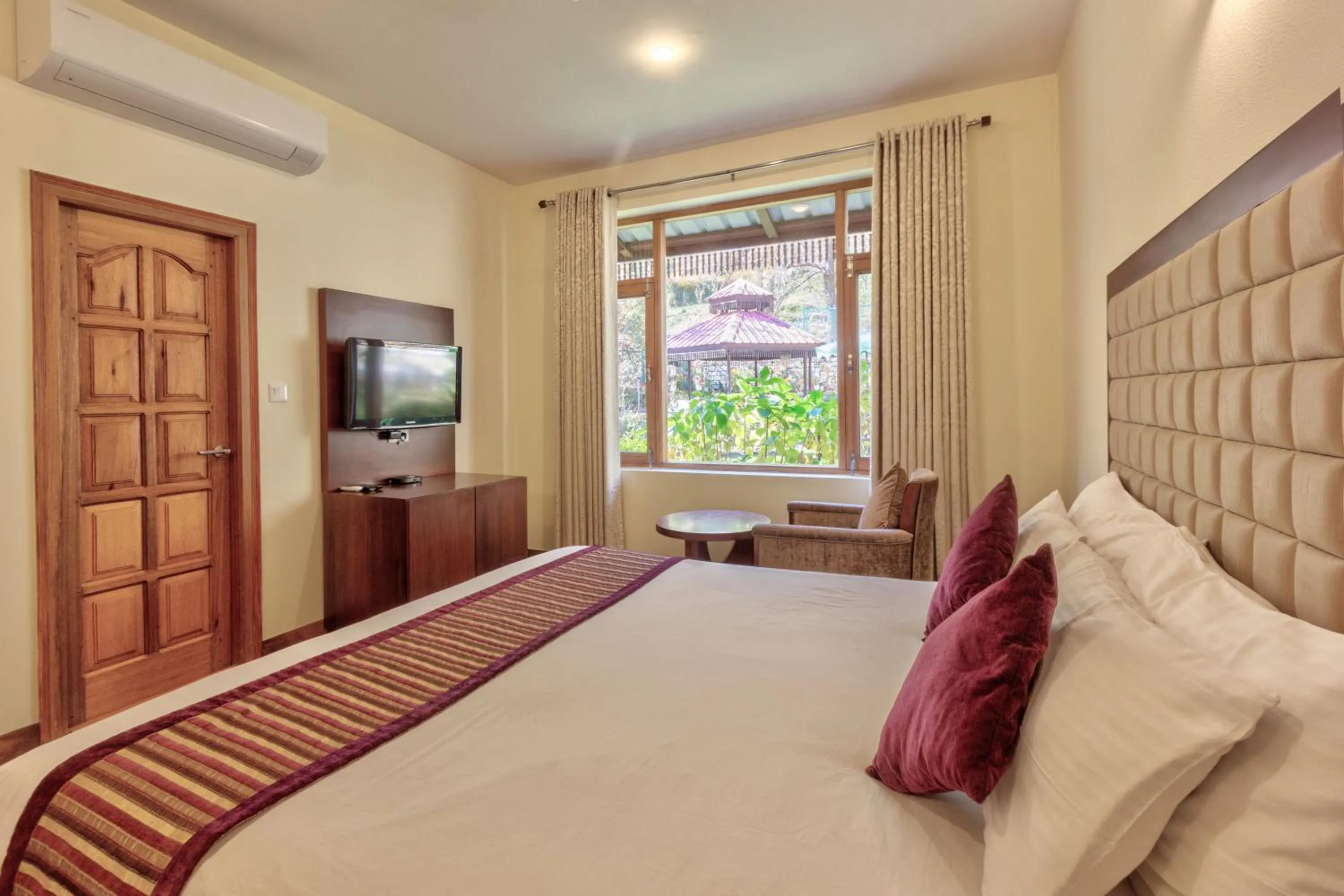 Bed in Shingar Regency