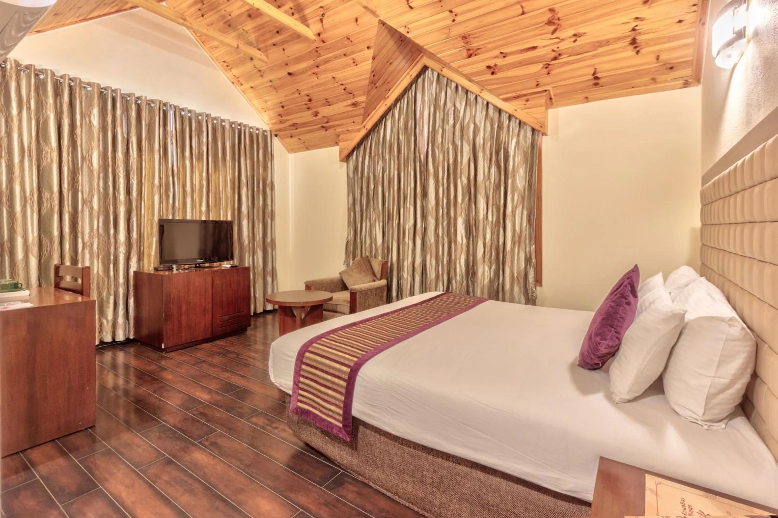 Bed in Shingar Regency