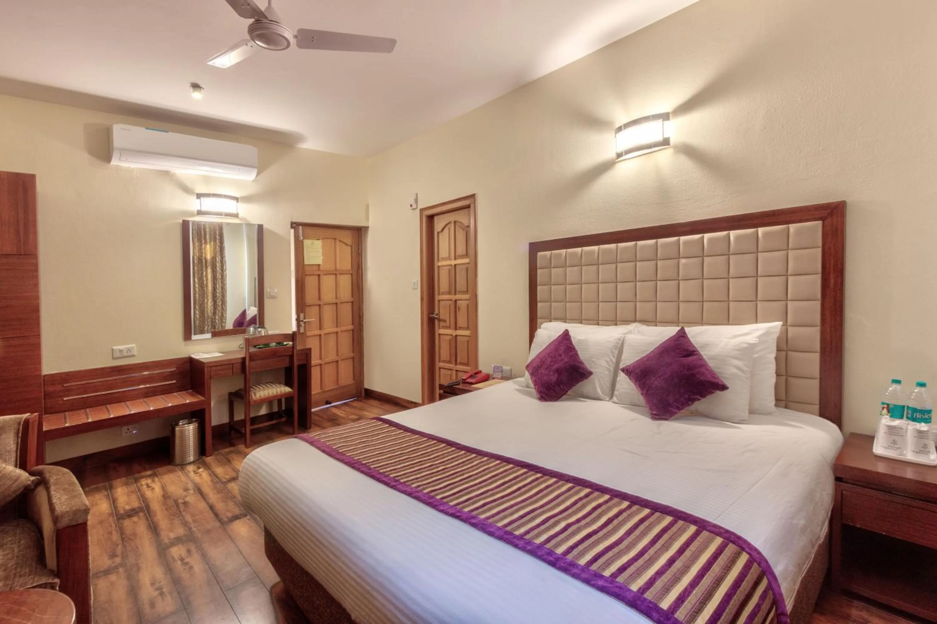 Bed in Shingar Regency