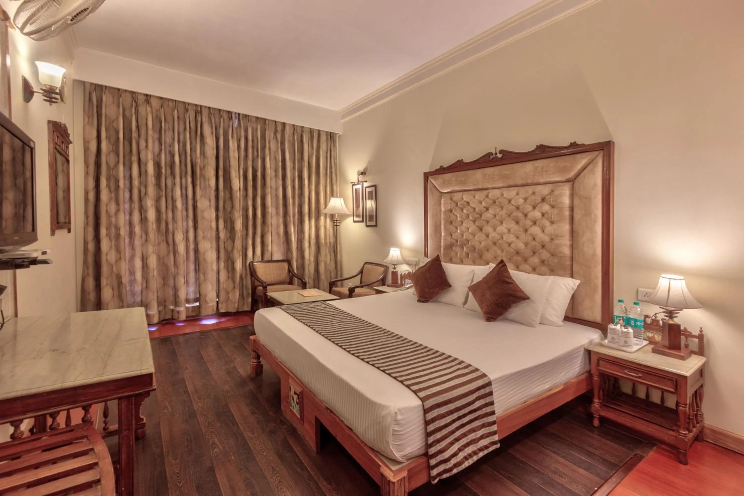 Bed in Shingar Regency