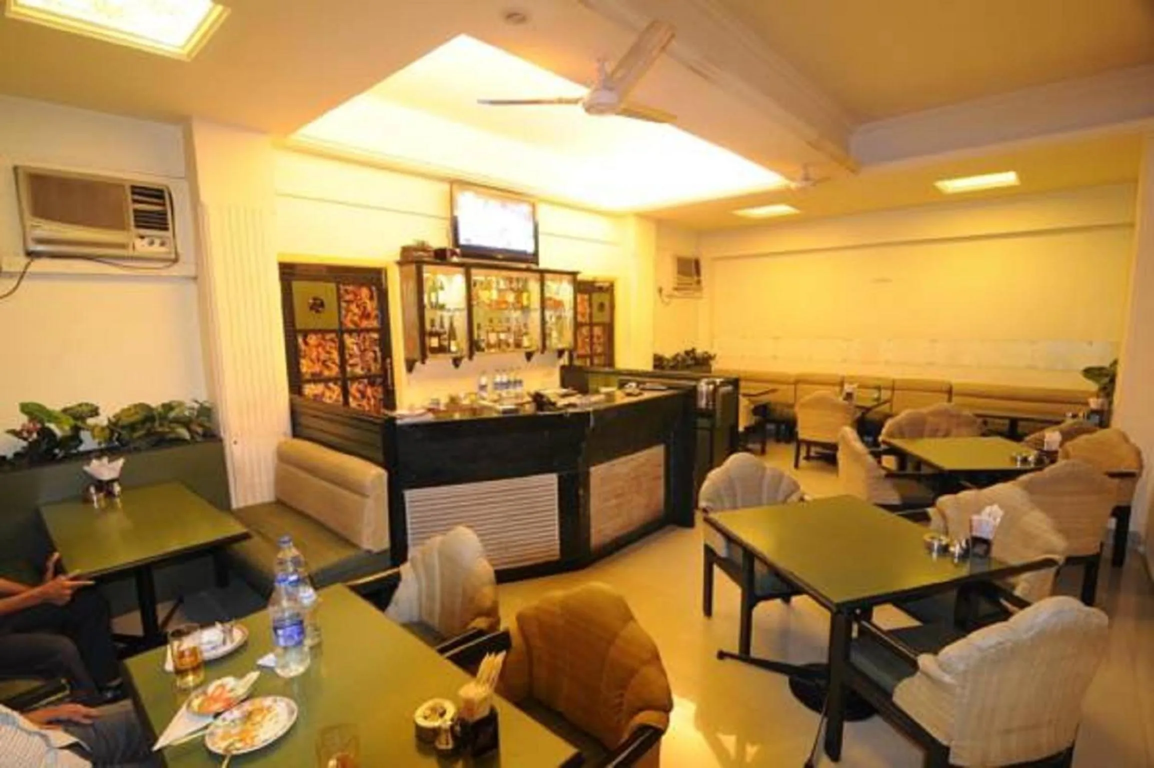 Restaurant/places to eat in Panchavati Elite Inn