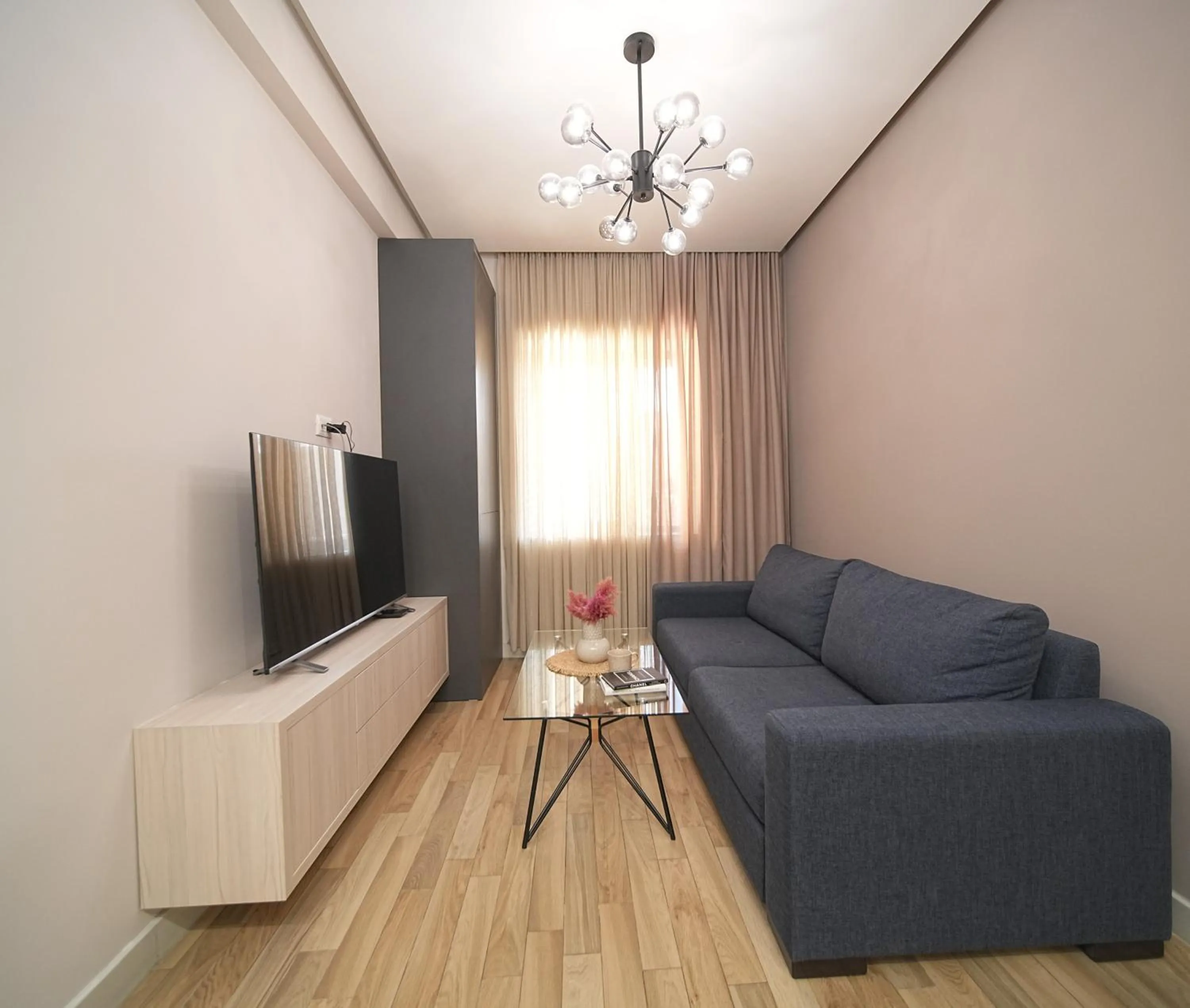 TV and multimedia in Sweet Home Deluxe Apart-Hotel