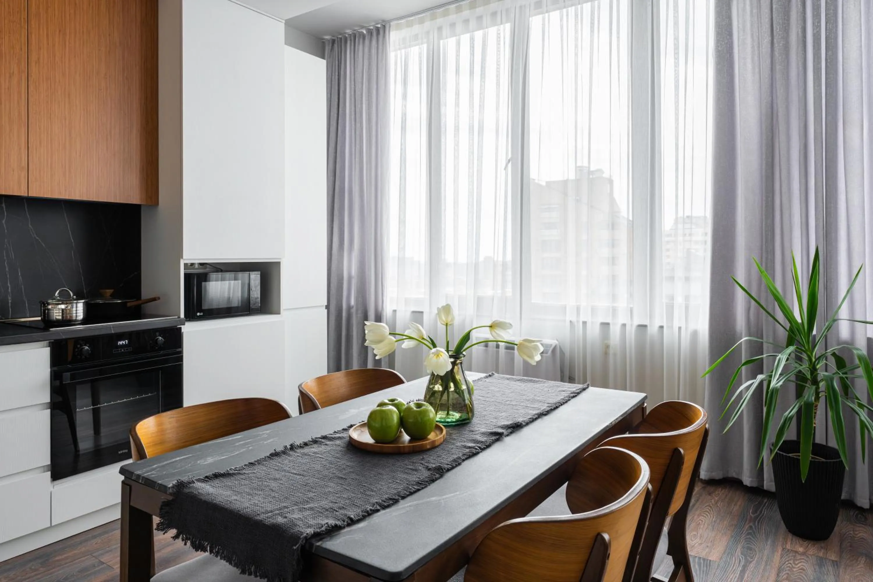 TV and multimedia in Sweet Home Deluxe Apart-Hotel