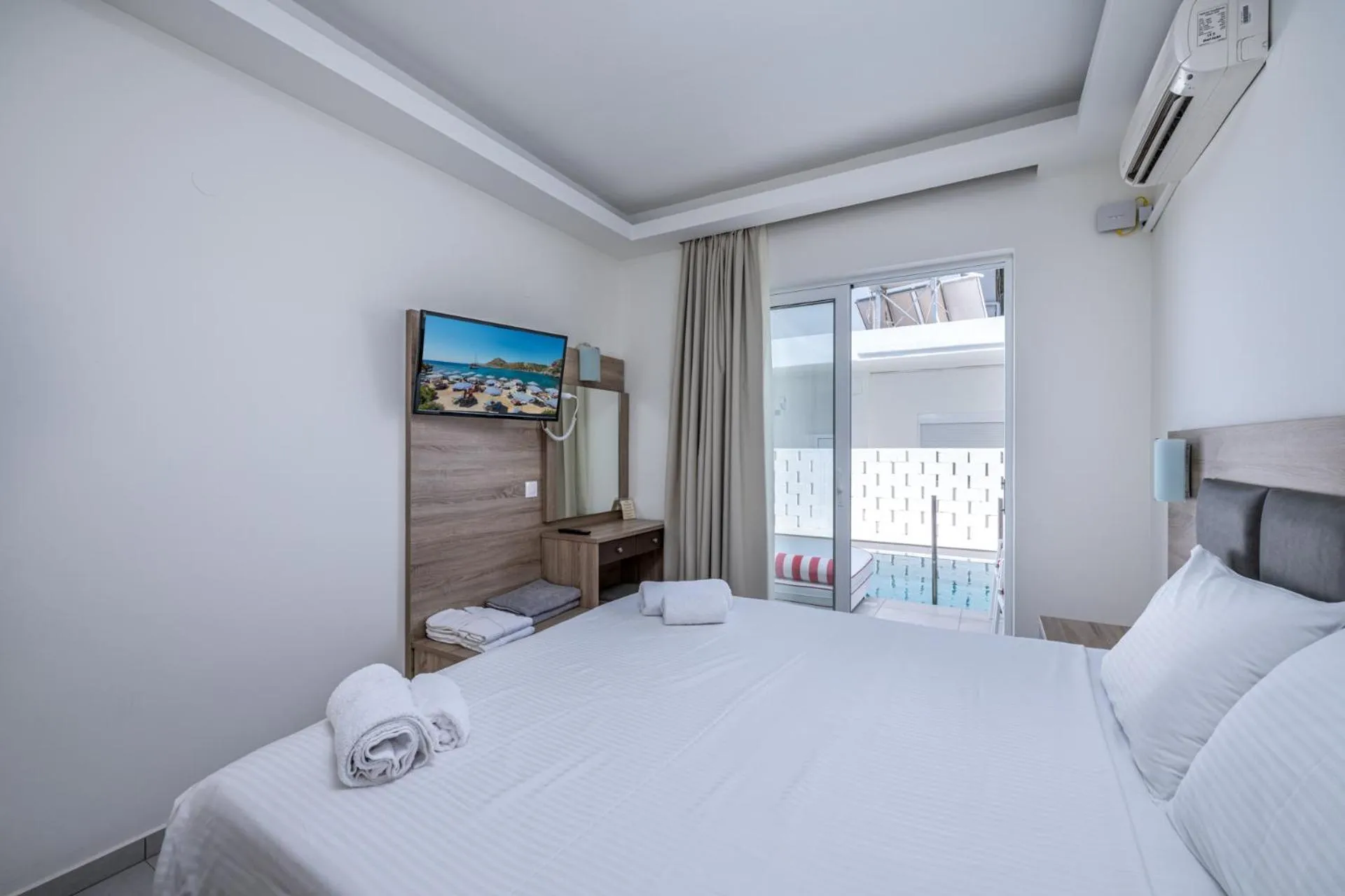 Bedroom, Bed in Patricia Suites