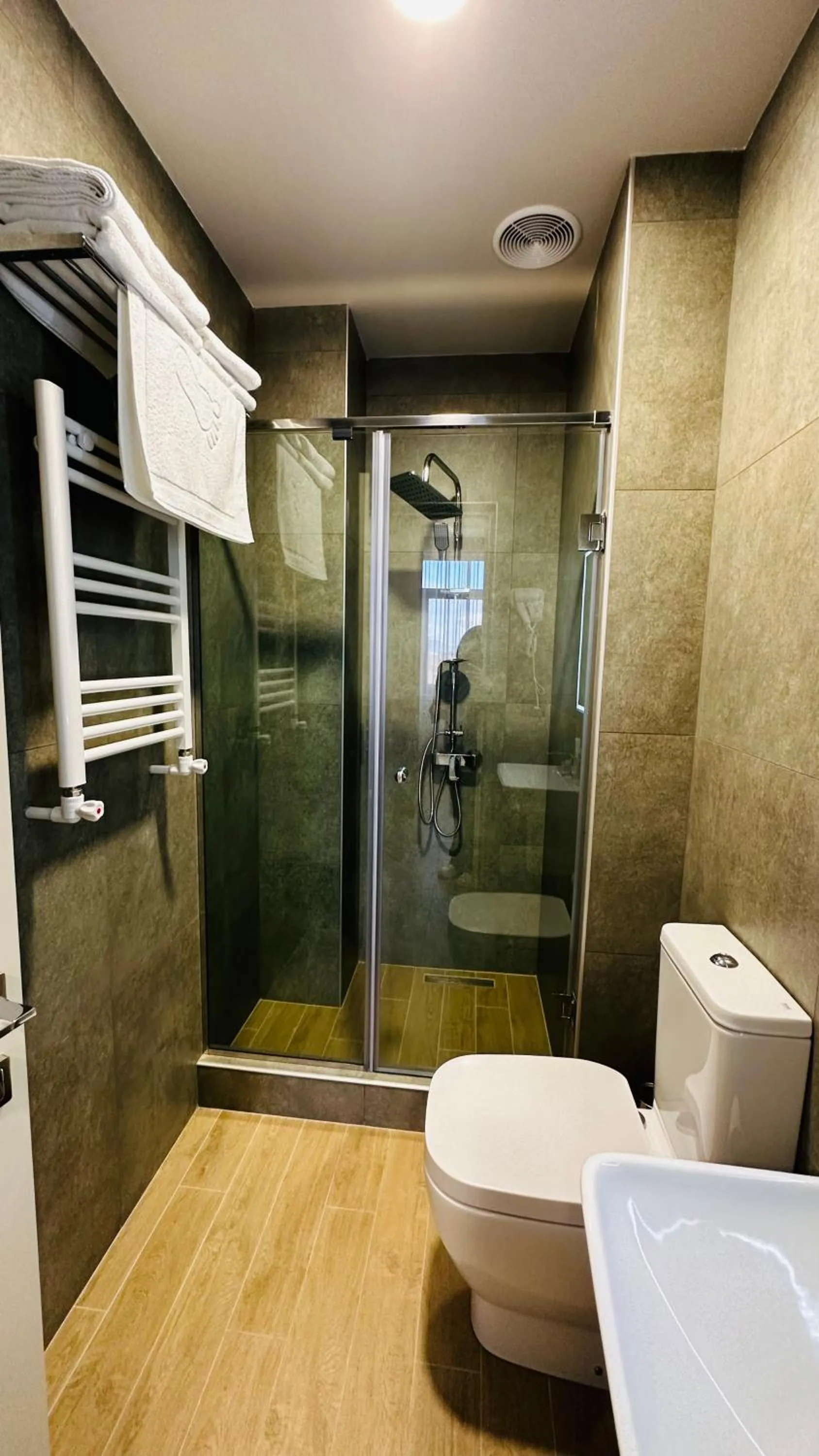 Shower in Marrone Hotel Tsaghkadzor