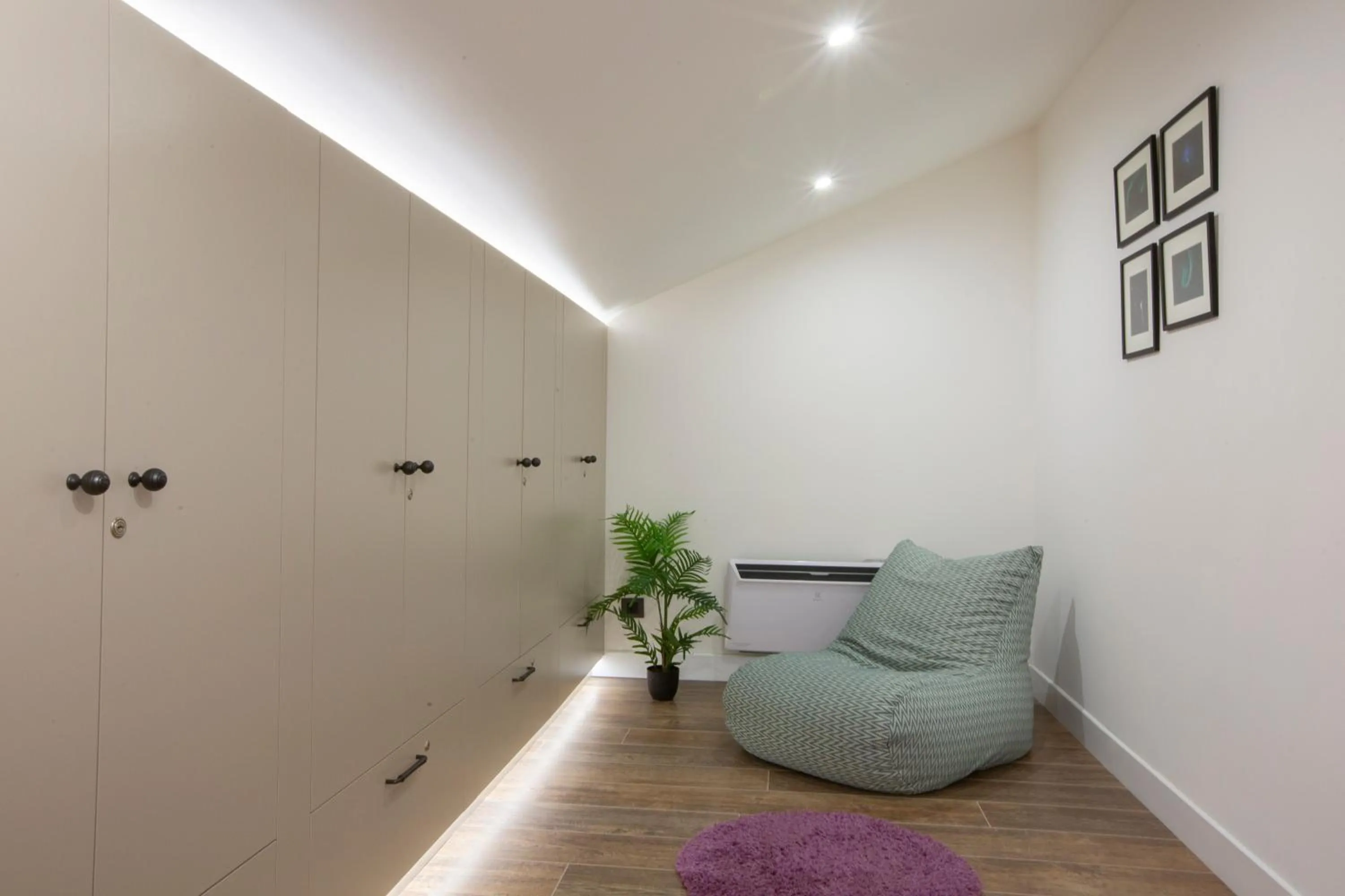 wardrobe in Marrone Hotel Tsaghkadzor