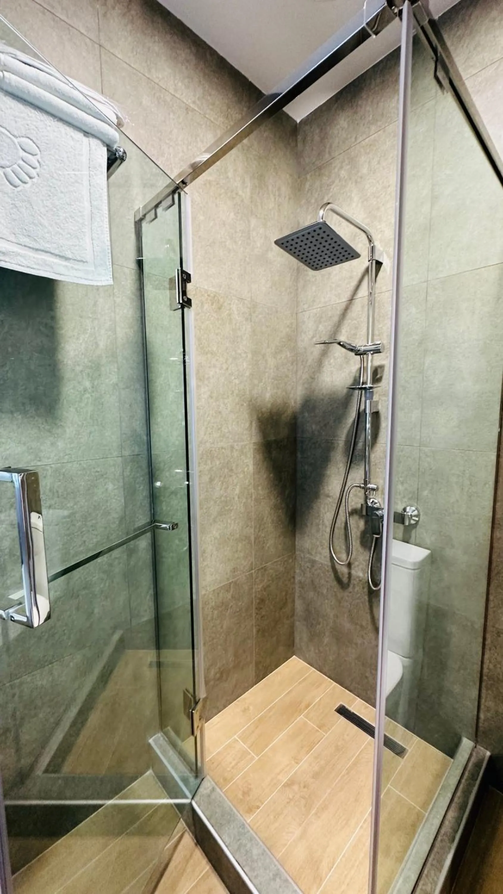 Shower in Marrone Hotel Tsaghkadzor