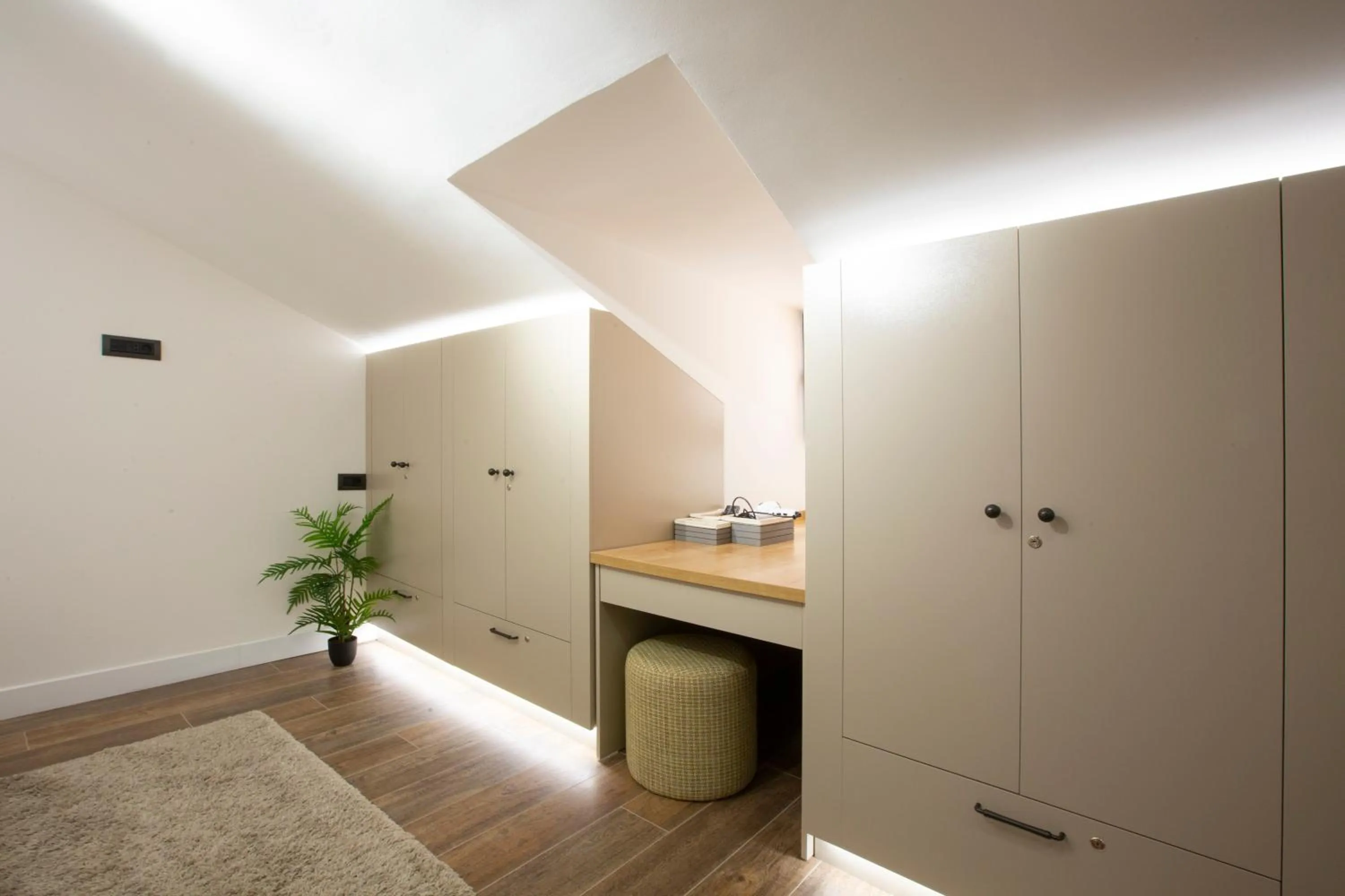 wardrobe in Marrone Hotel Tsaghkadzor