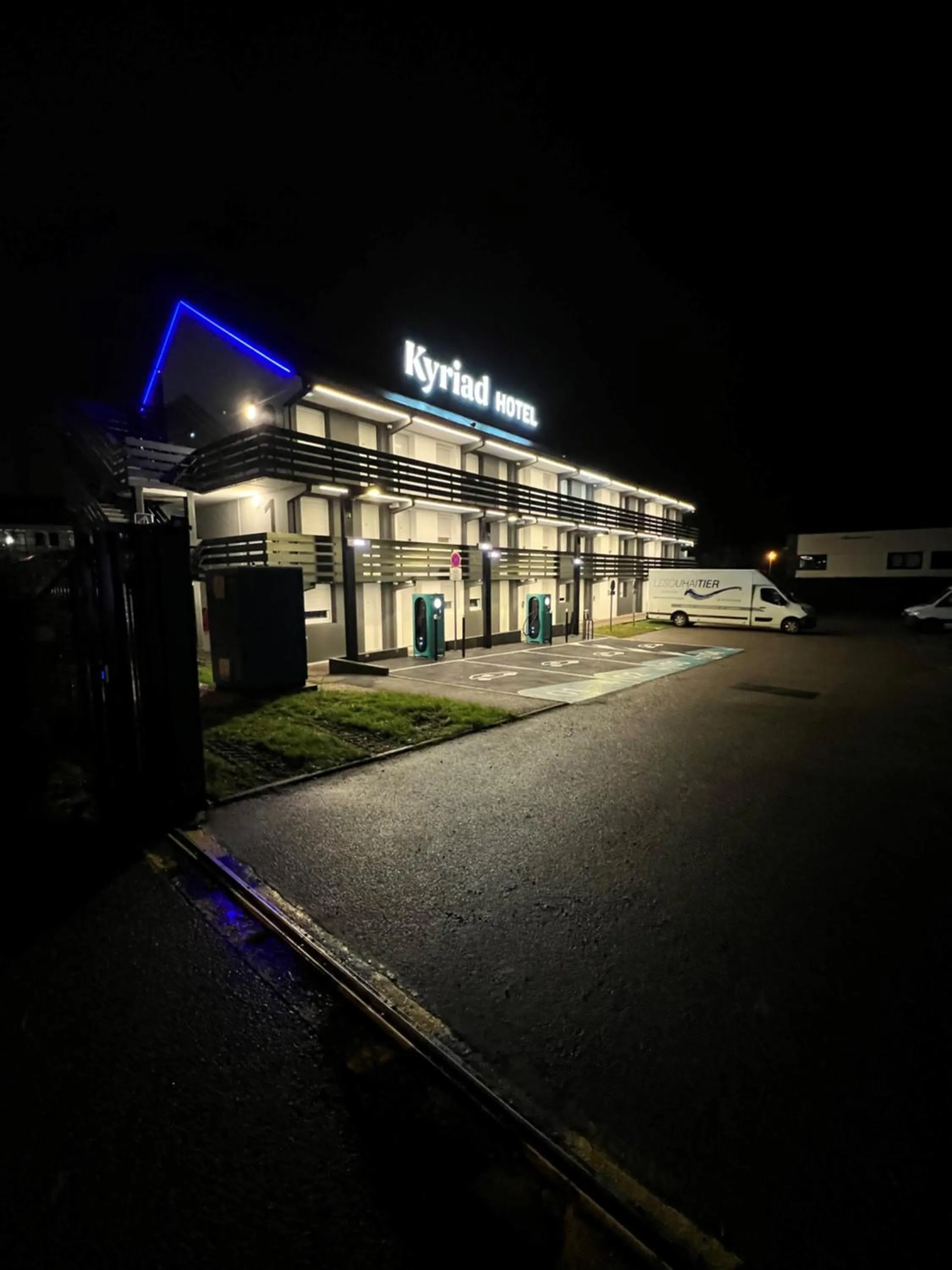 Parking in HOTEL PREMIERE CLASSE Rouen Sud Oissel