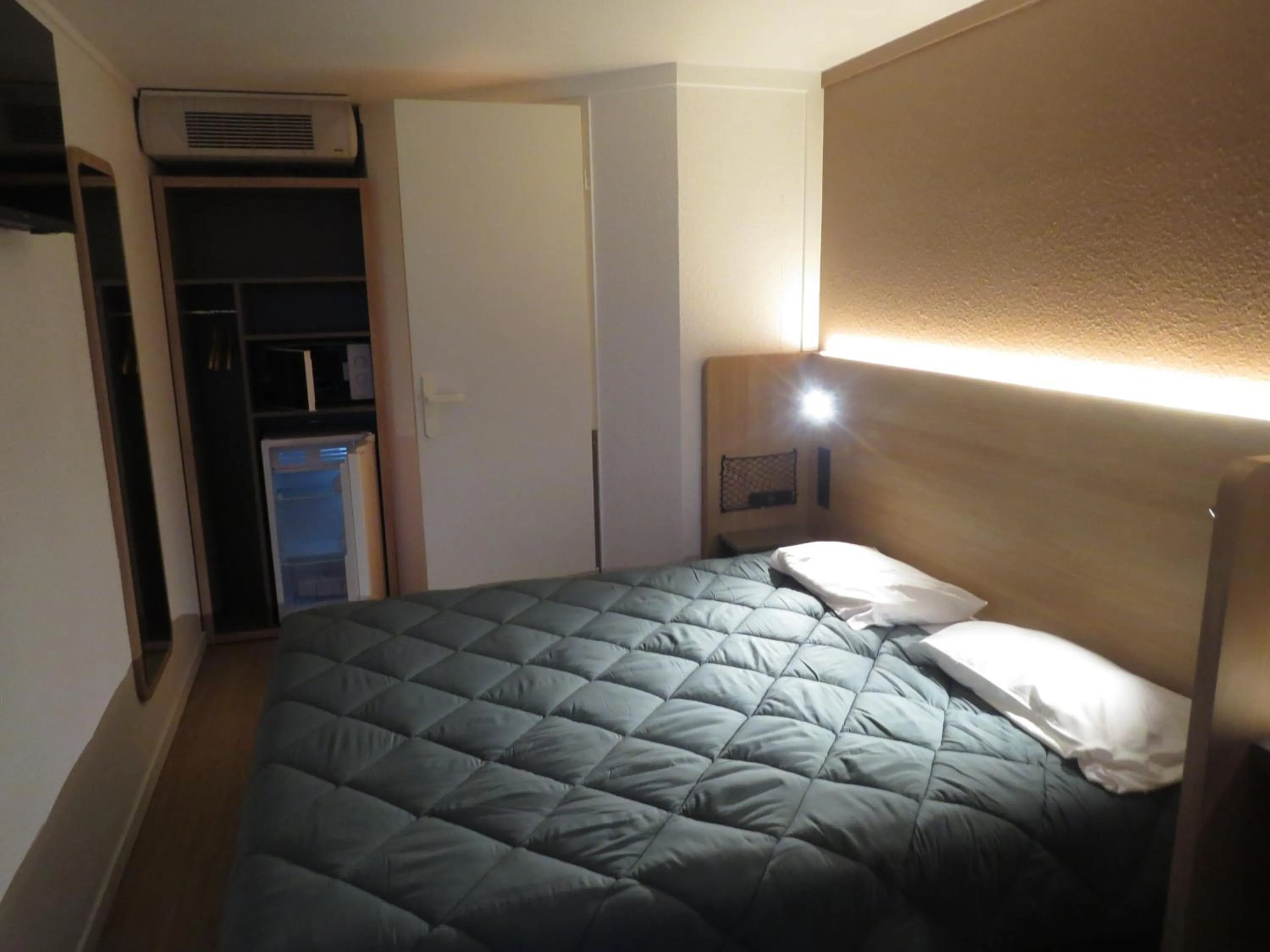Bed in HOTEL PREMIERE CLASSE Rouen Sud Oissel