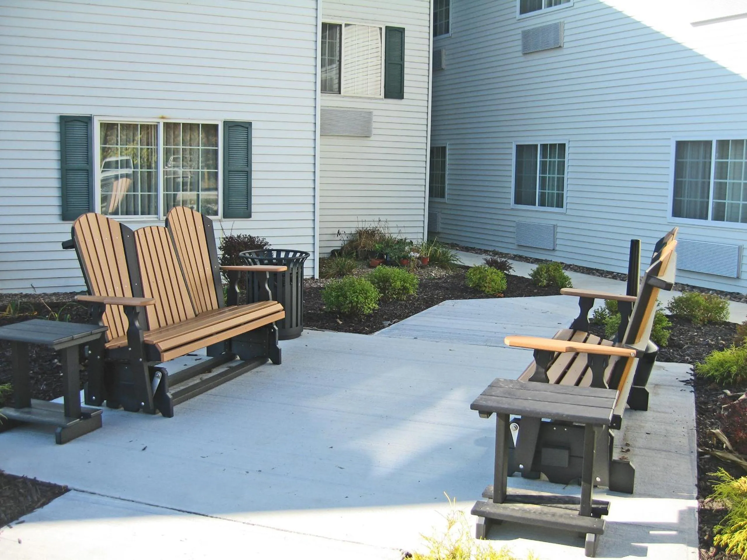 Day in Savanna Inn & Suites