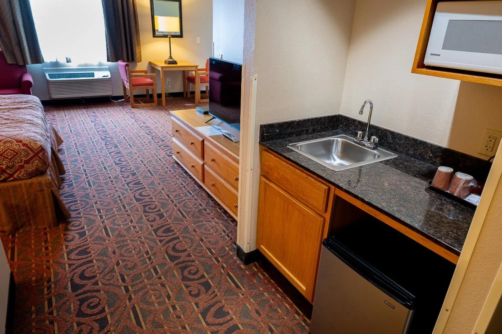 Savanna Inn & Suites