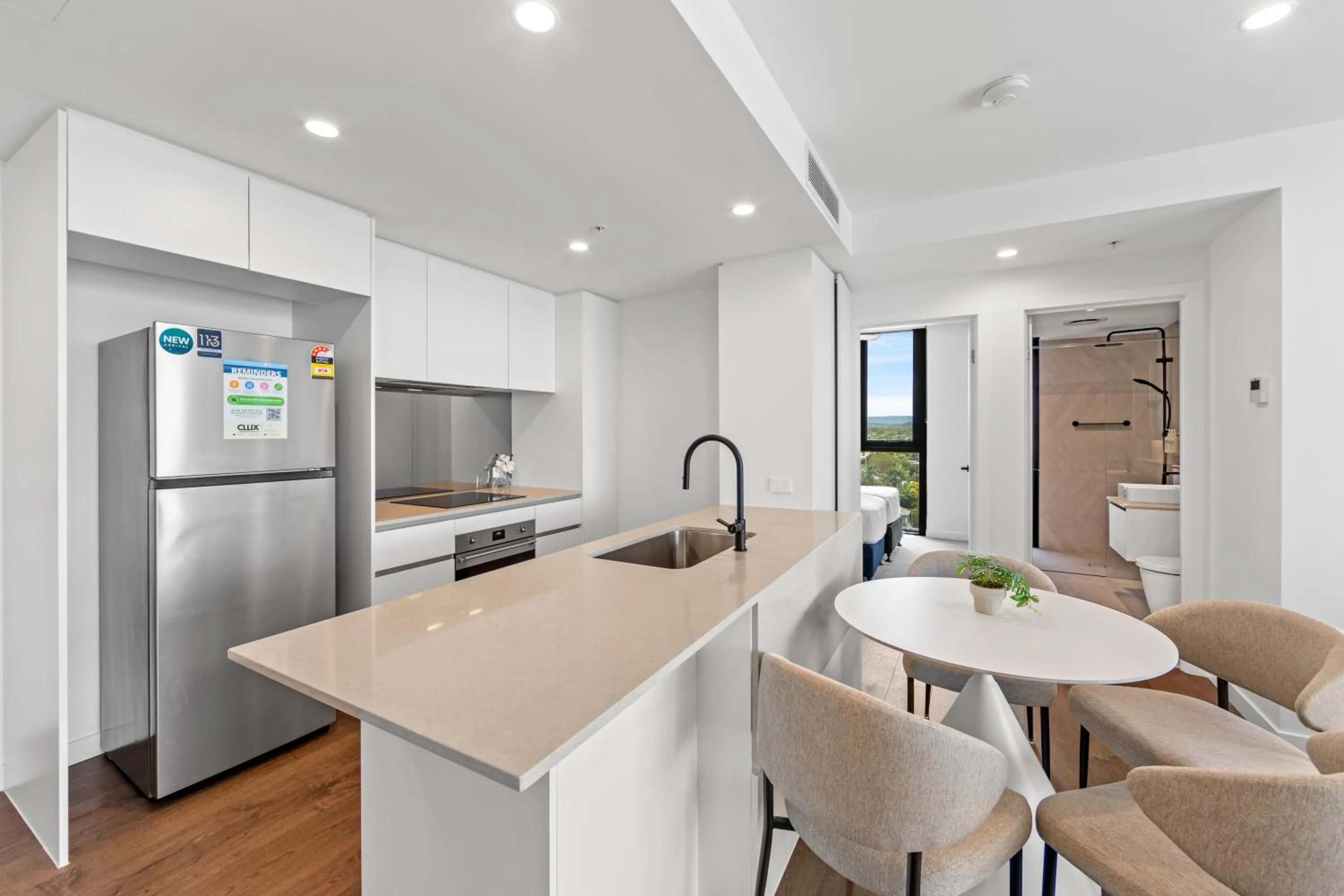Kitchen or kitchenette in Marine Quarter Apartments by CLLIX