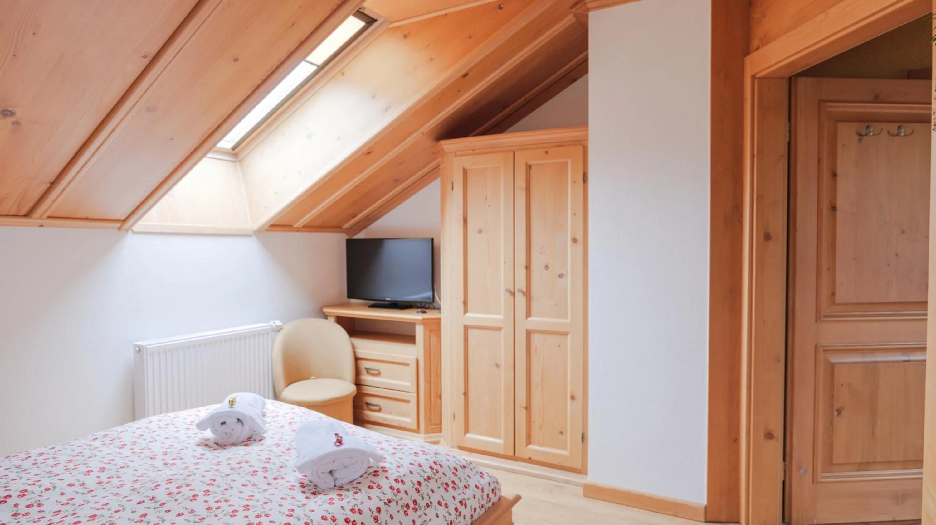 TV and multimedia, Bed in Willa jak u Babci