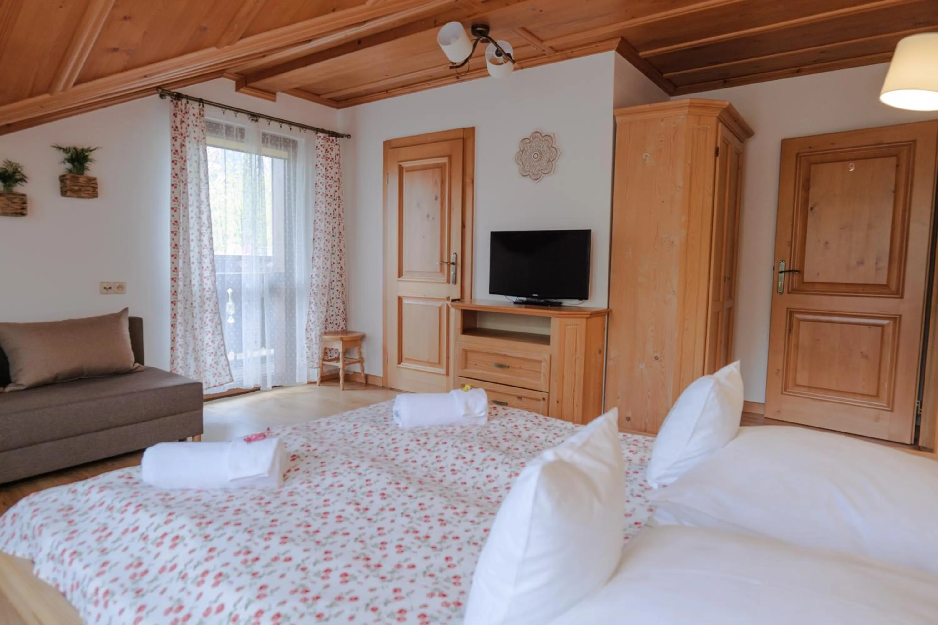 TV and multimedia, Bed in Willa jak u Babci