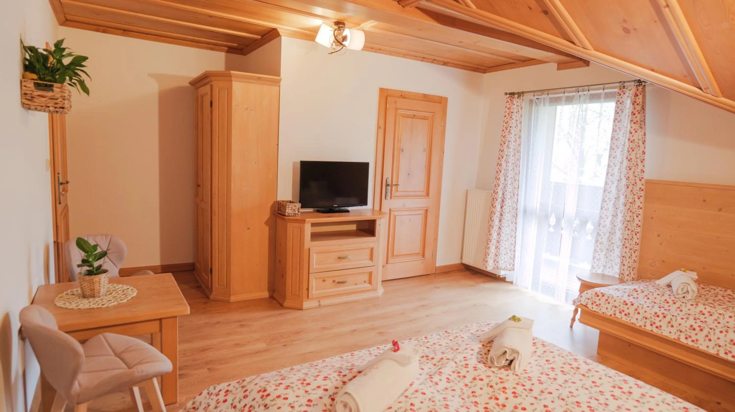 TV and multimedia, Bed in Willa jak u Babci