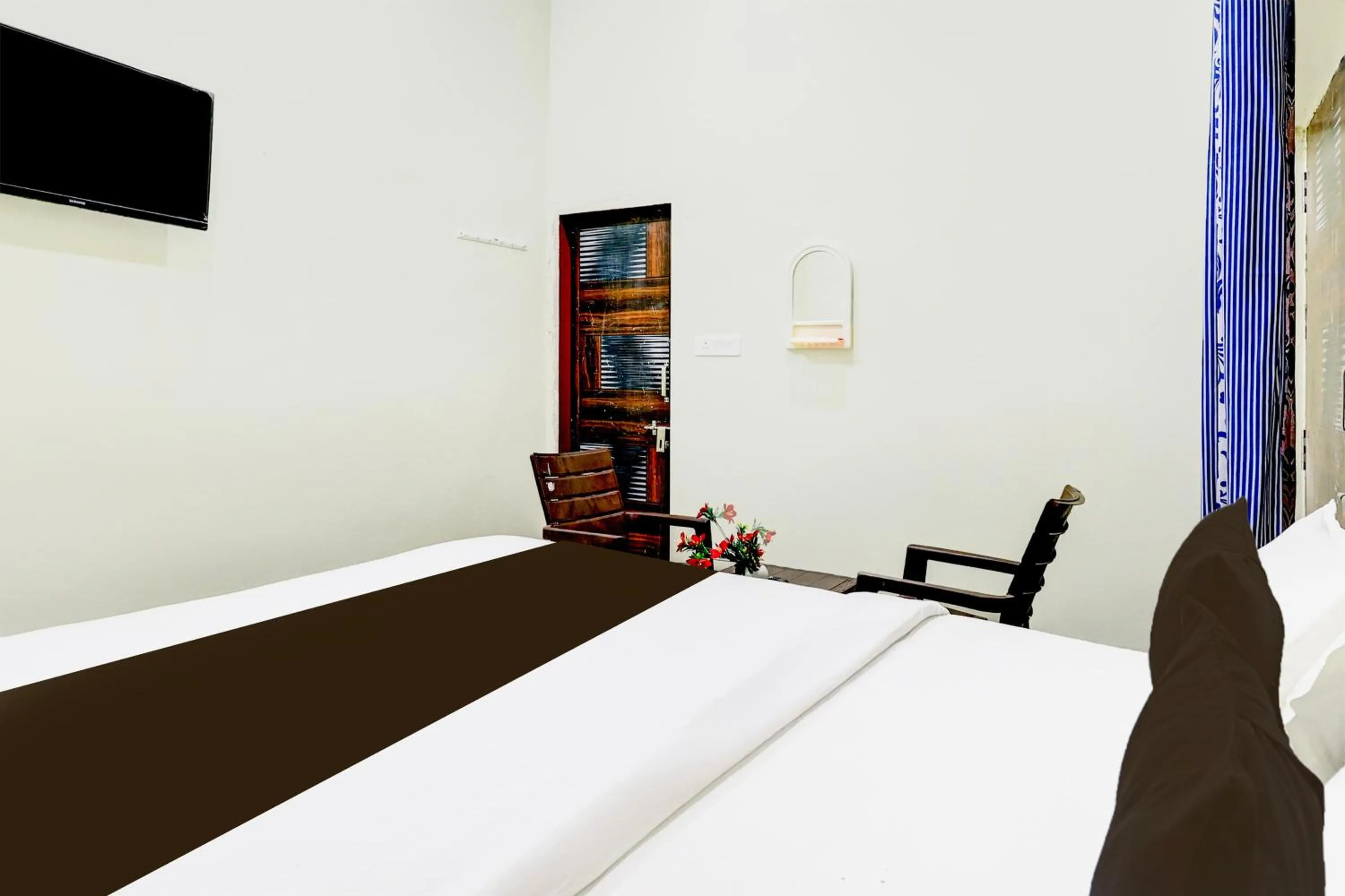 Bedroom, Bed in Hotel O Chaudhary Hotel