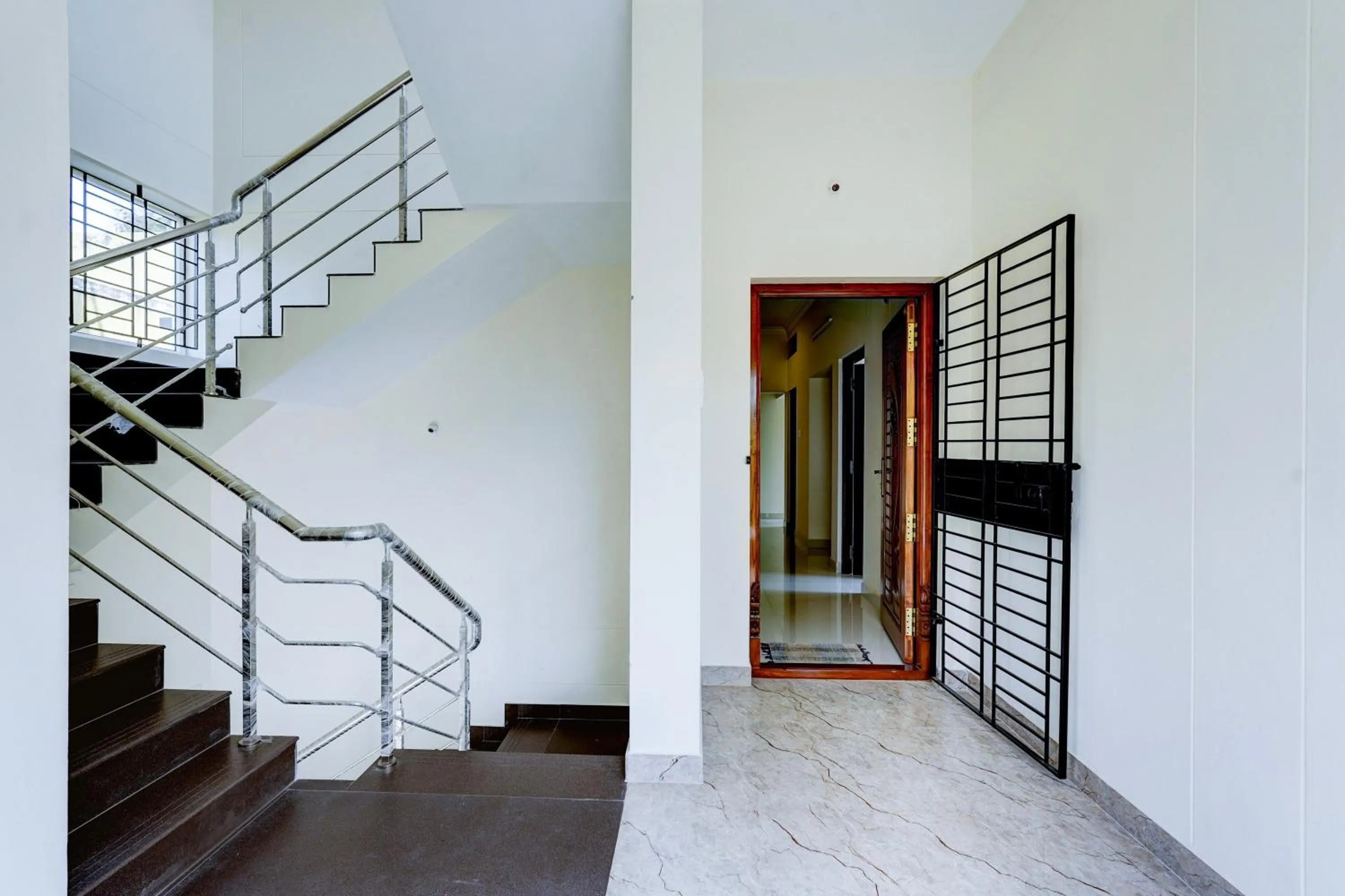 Lobby or reception in Hotel O Elegant Residency Vandalur Zoo