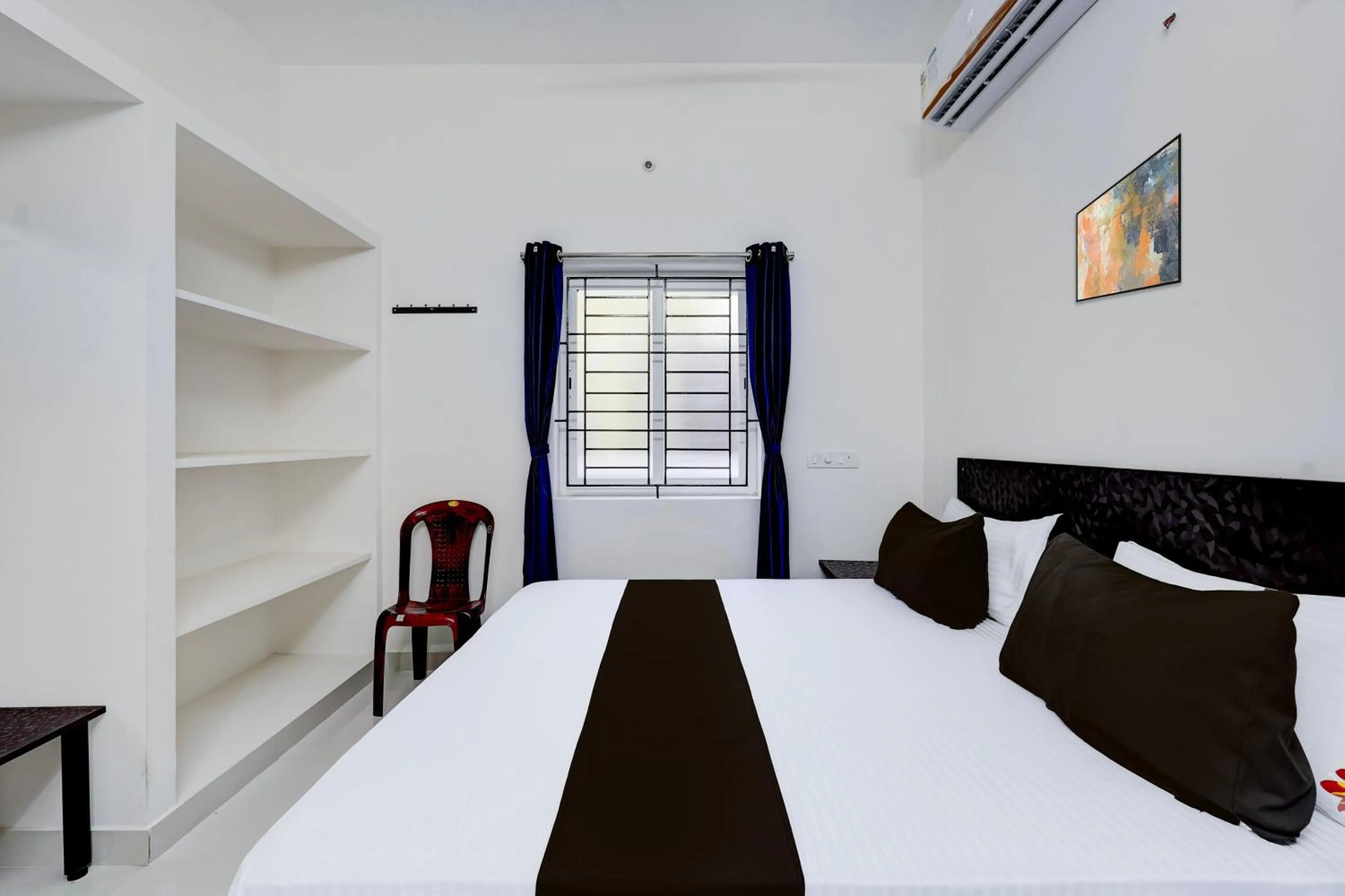 Bedroom, Bed in Hotel O Elegant Residency Vandalur Zoo