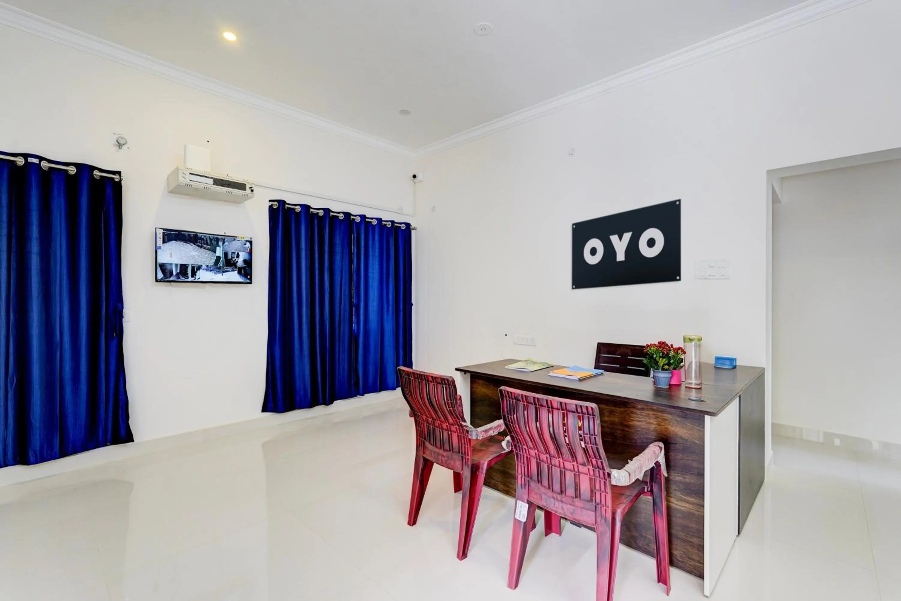 Lobby or reception in Hotel O Elegant Residency Vandalur Zoo