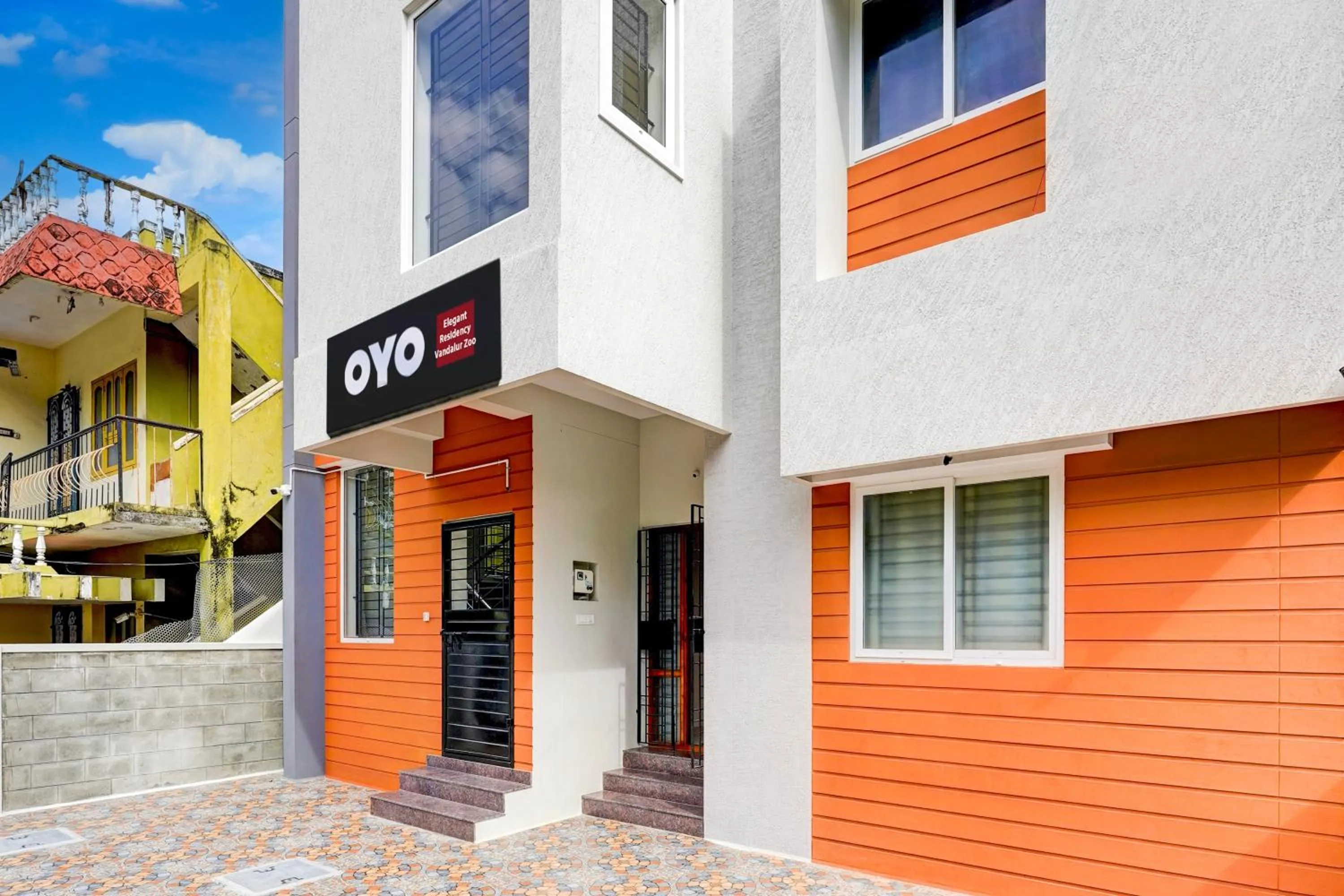 Facade/entrance in Hotel O Elegant Residency Vandalur Zoo