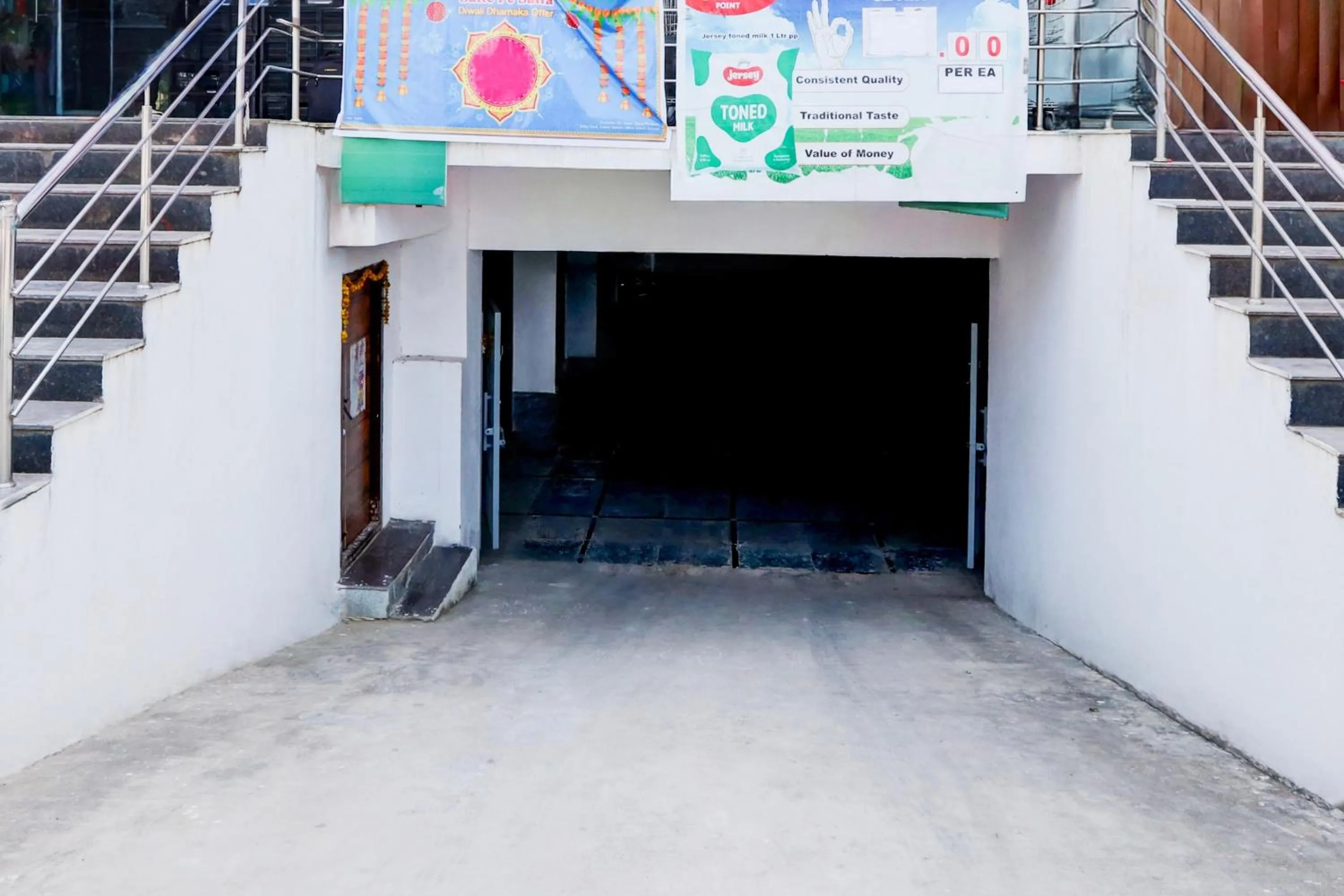 Facade/entrance in Hotel O Moon Star