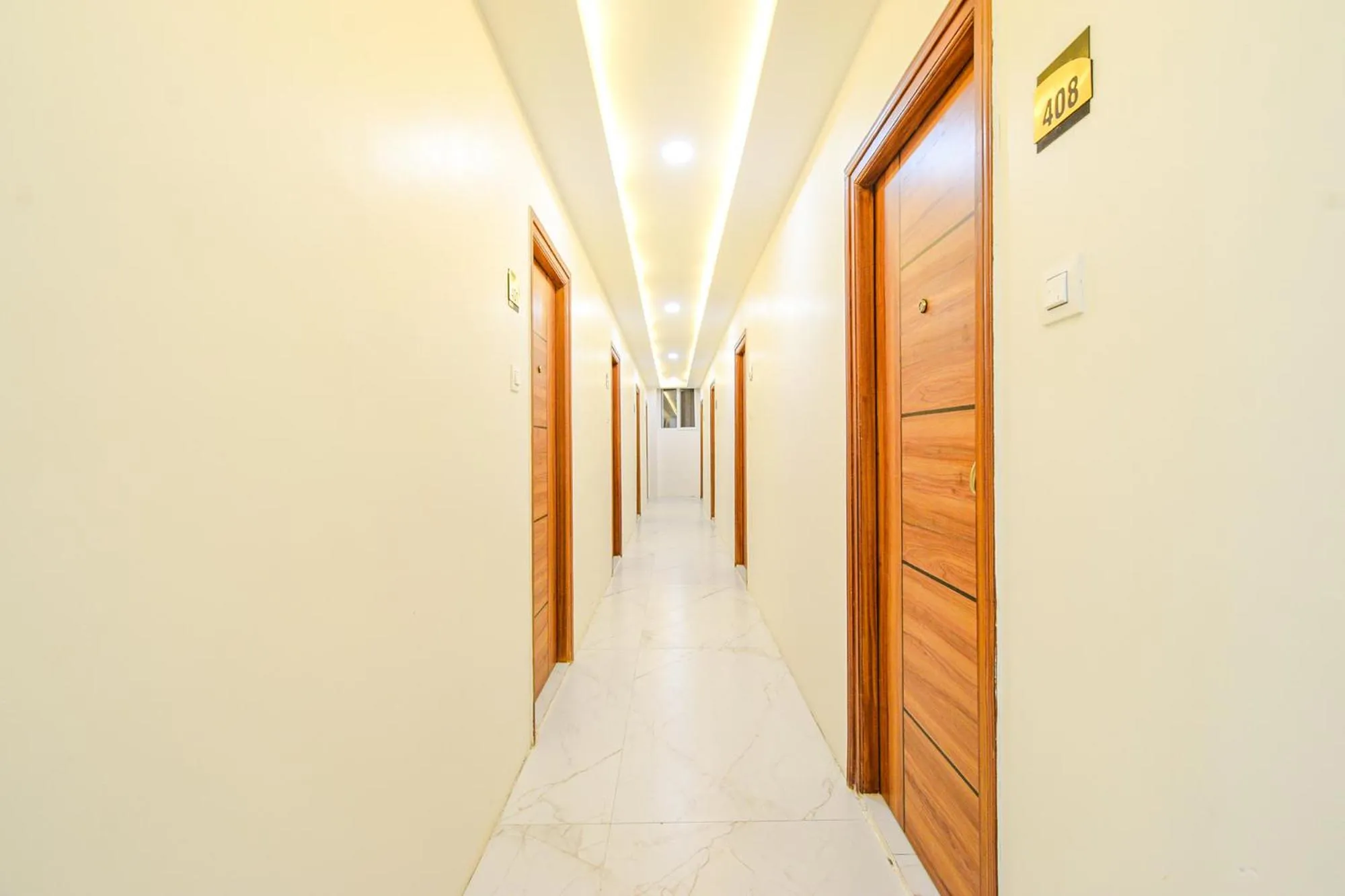 Lobby or reception in FabHotel SSR Ikon Suites - Nr Hyderabad Central University, Kondapur