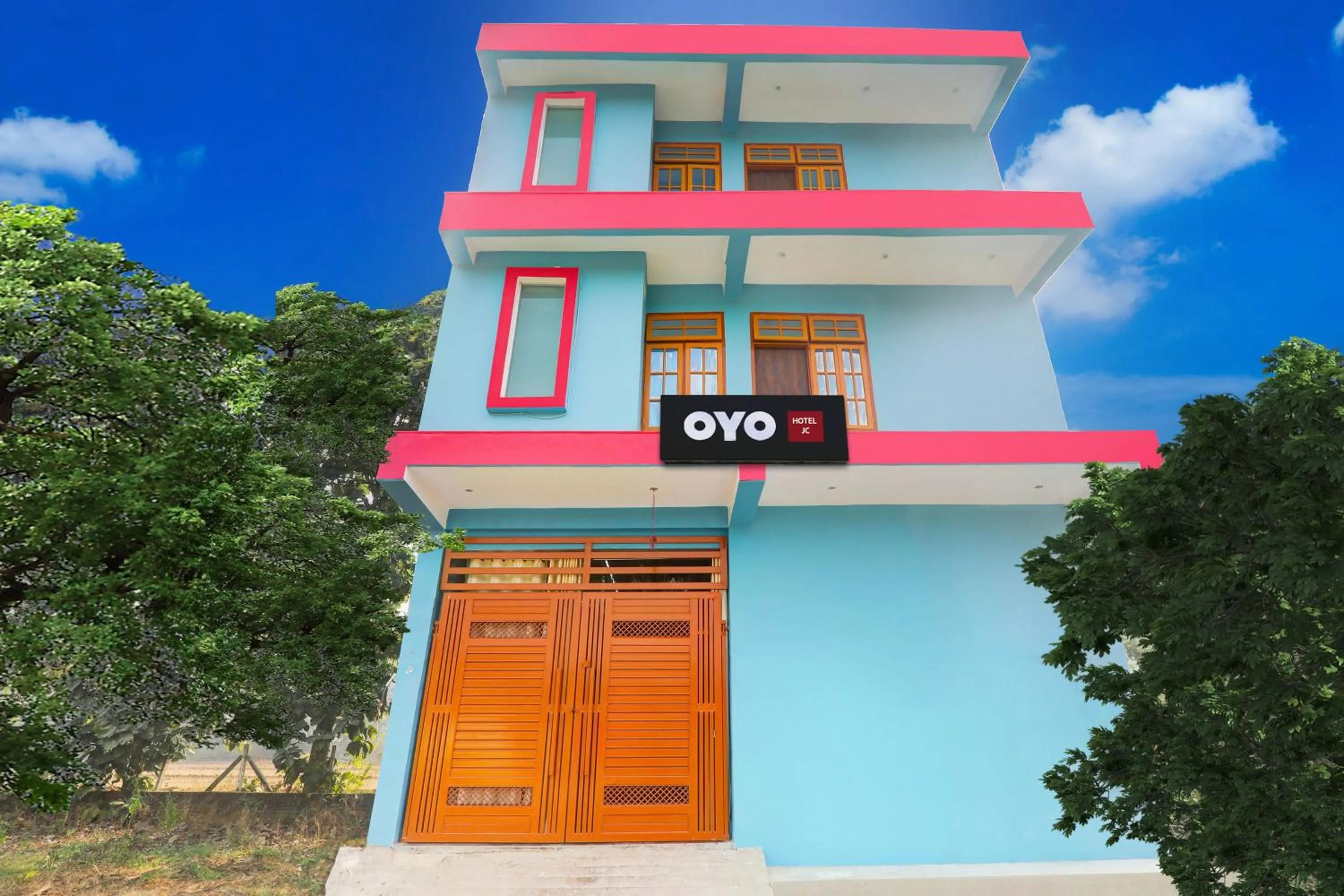 Facade/entrance in HOTEL O JC