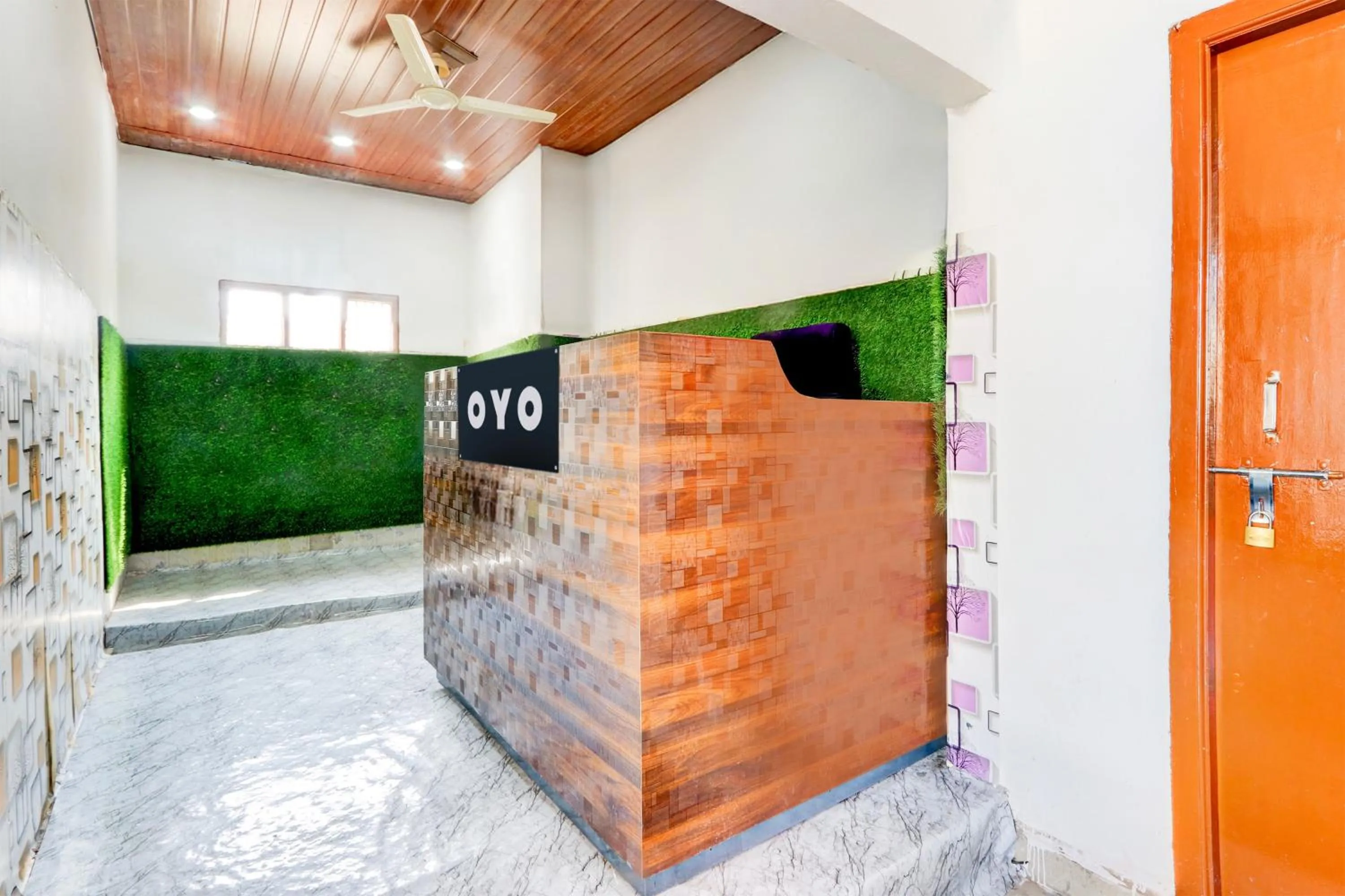 Lobby or reception in Hotel O by OYO Tara Grand luxury Rooms
