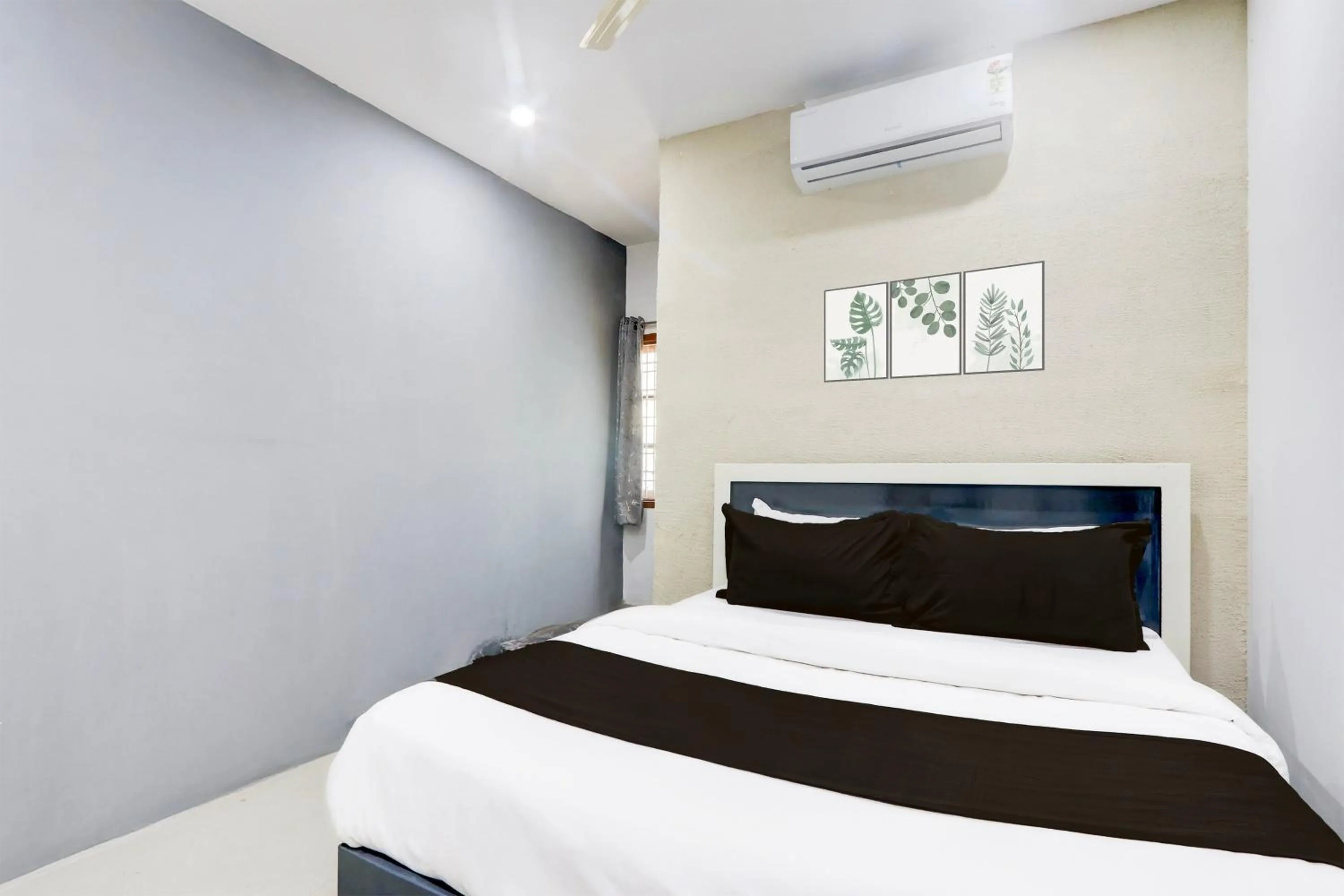 Bedroom, Bed in Hotel O by OYO Tara Grand luxury Rooms