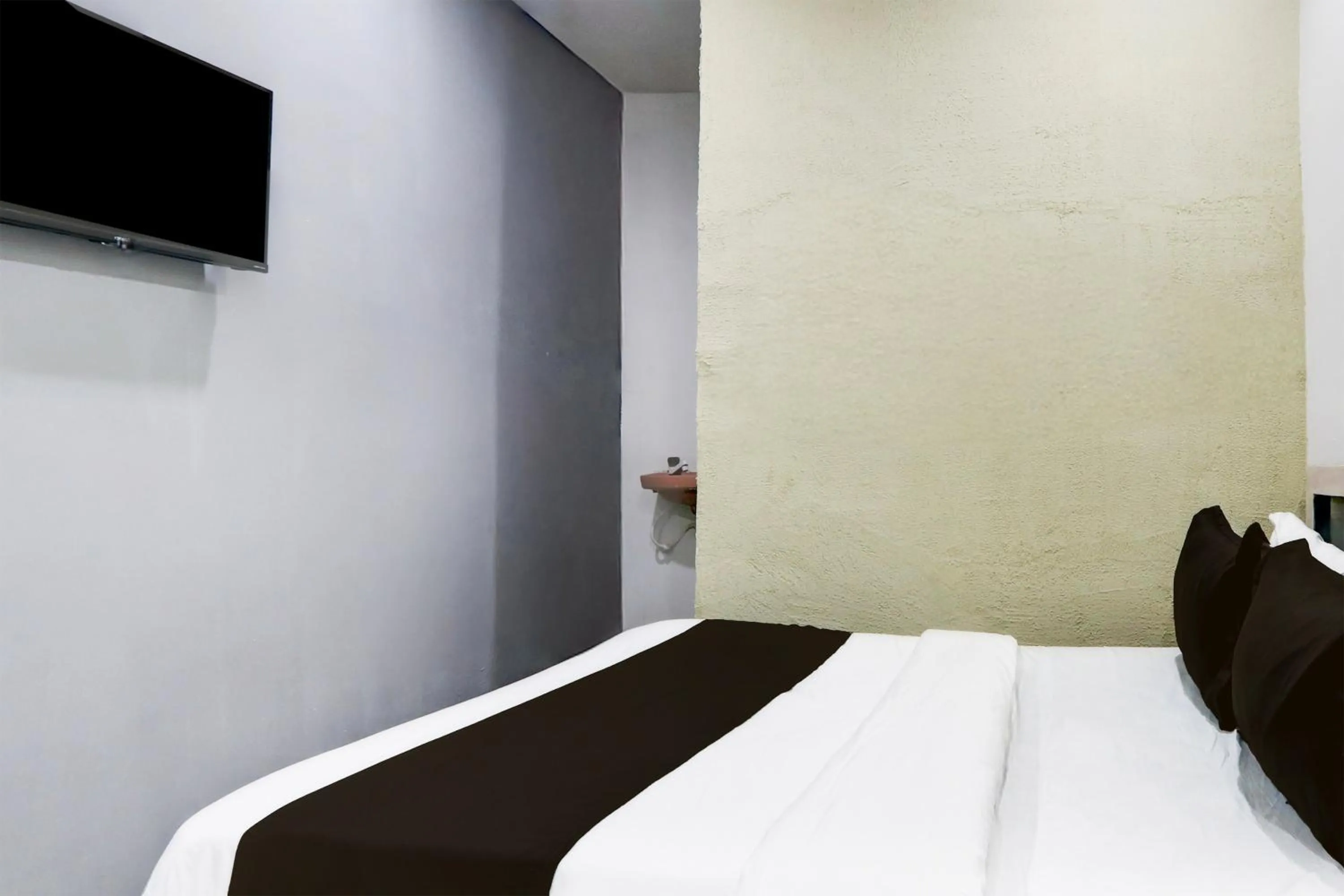 Bedroom, Bed in Hotel O by OYO Tara Grand luxury Rooms