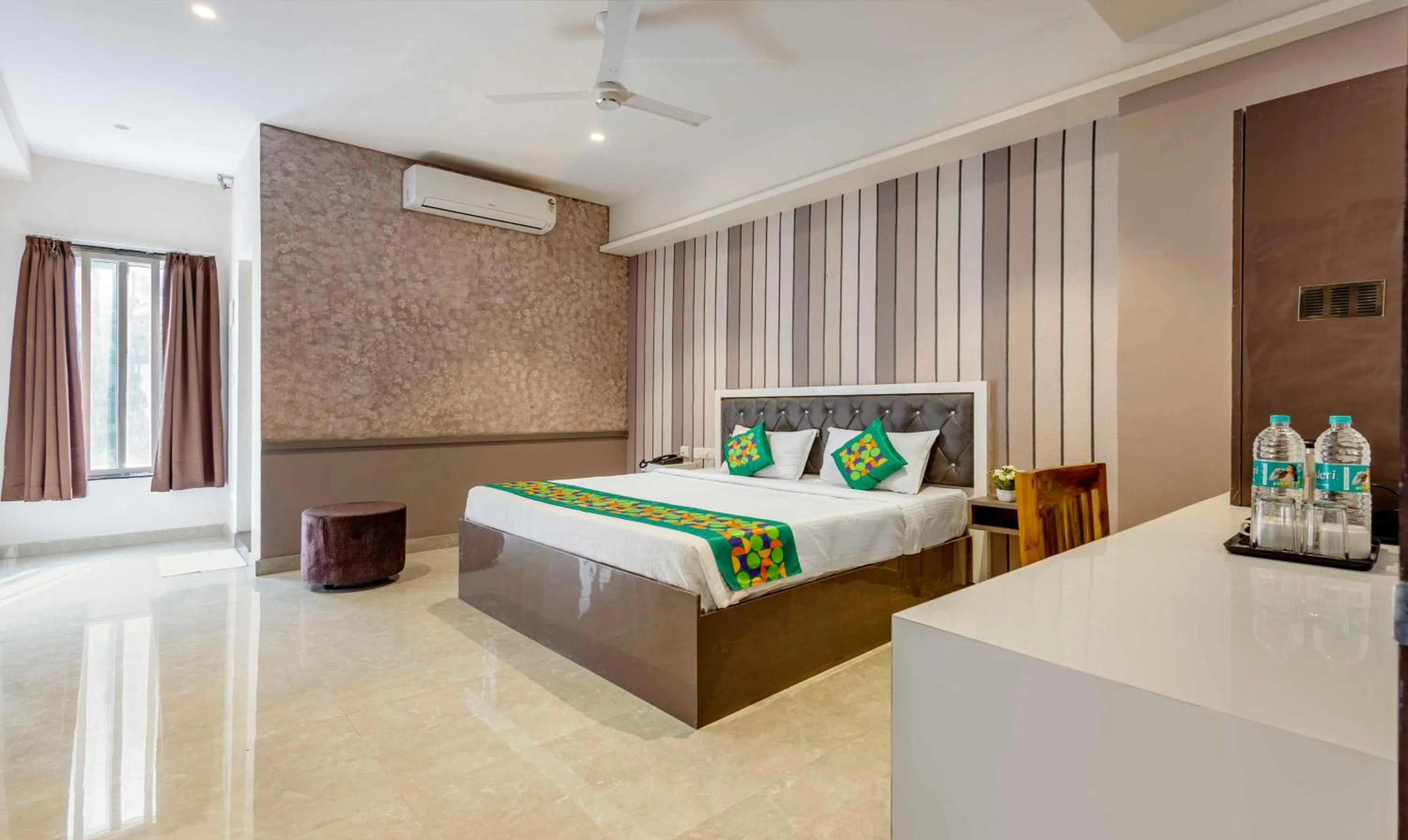 Bedroom, Bed in Treebo Imperia, Kommadi