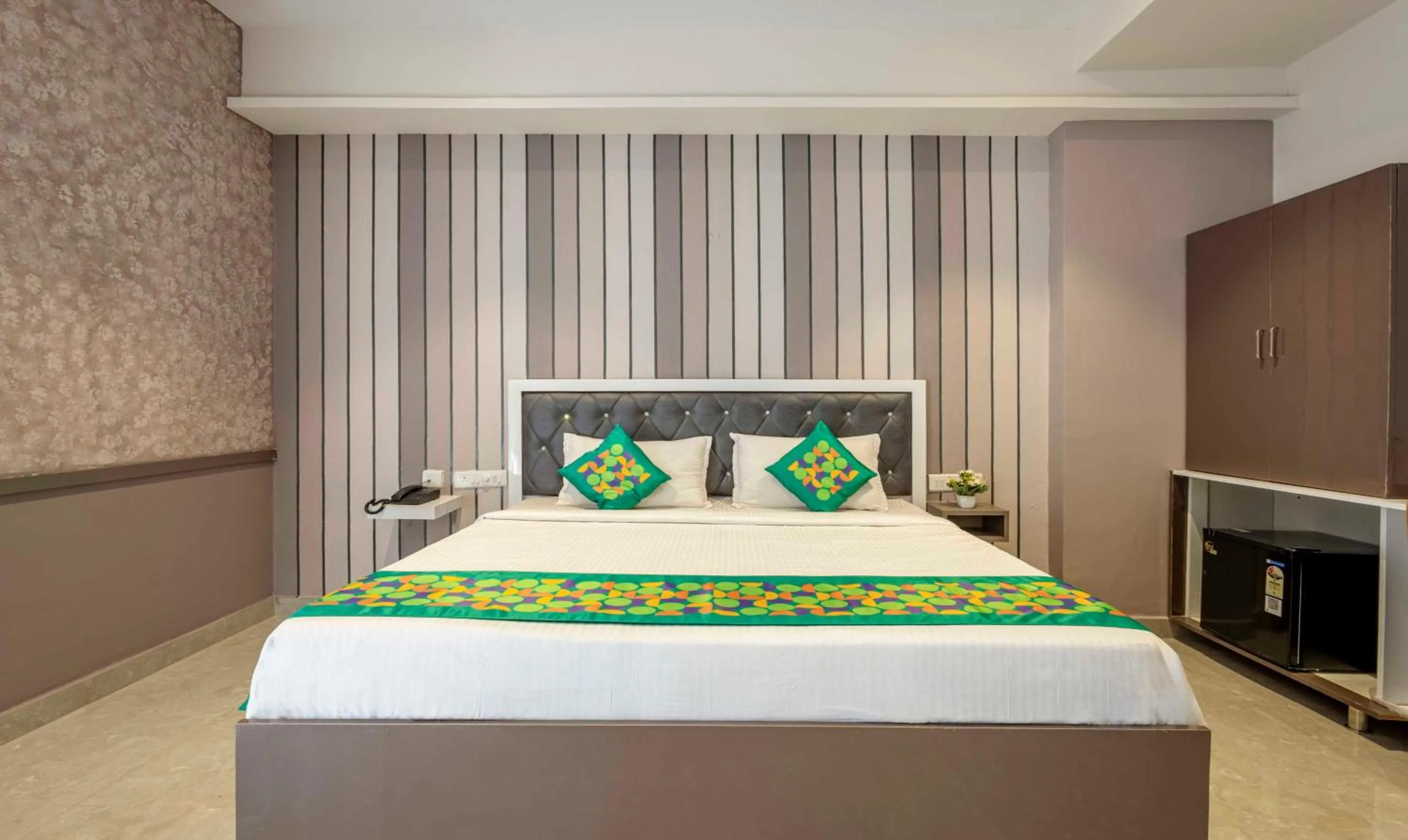 Bedroom, Bed in Treebo Imperia, Kommadi