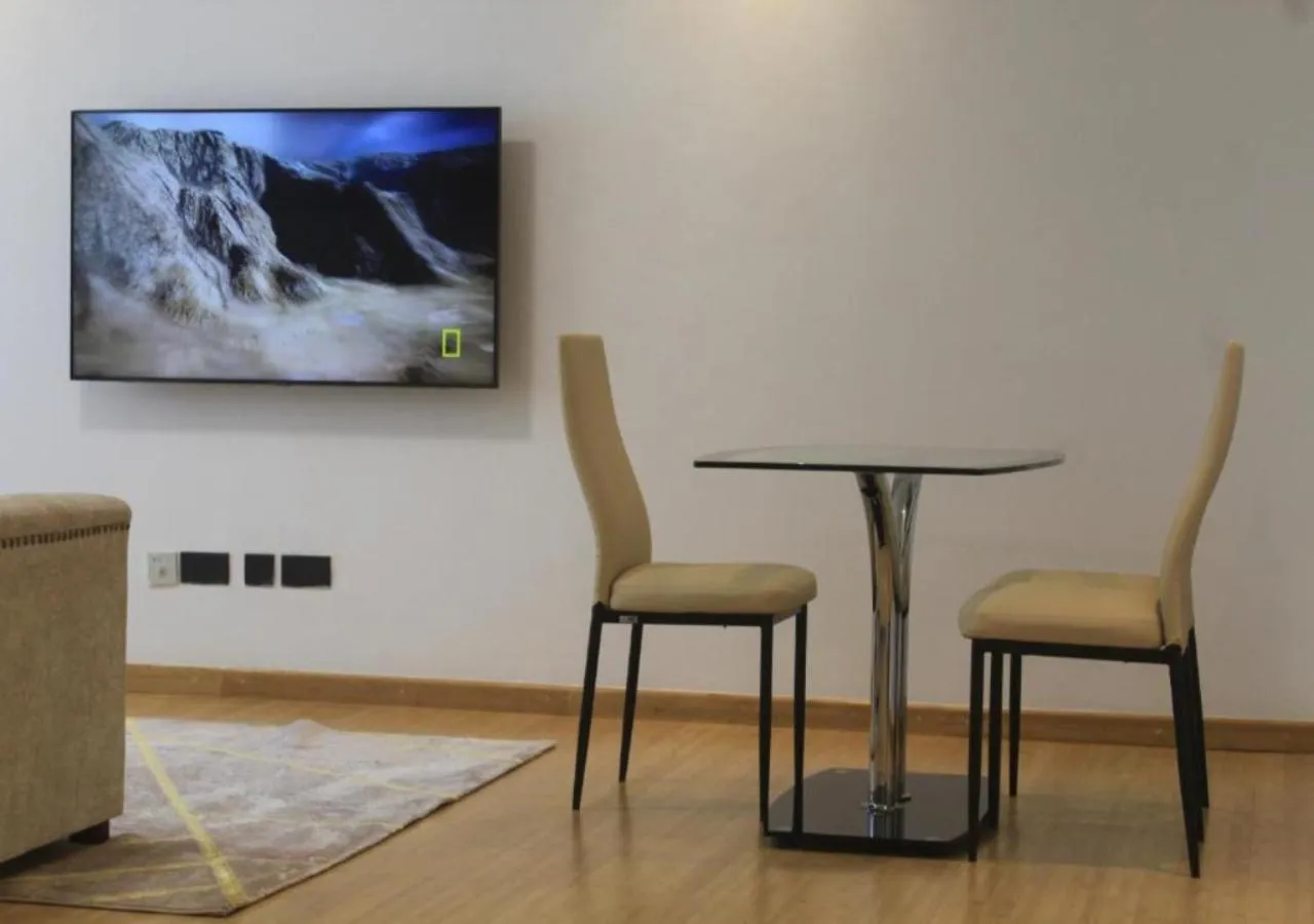 TV and multimedia in Golf View Serviced Apartments