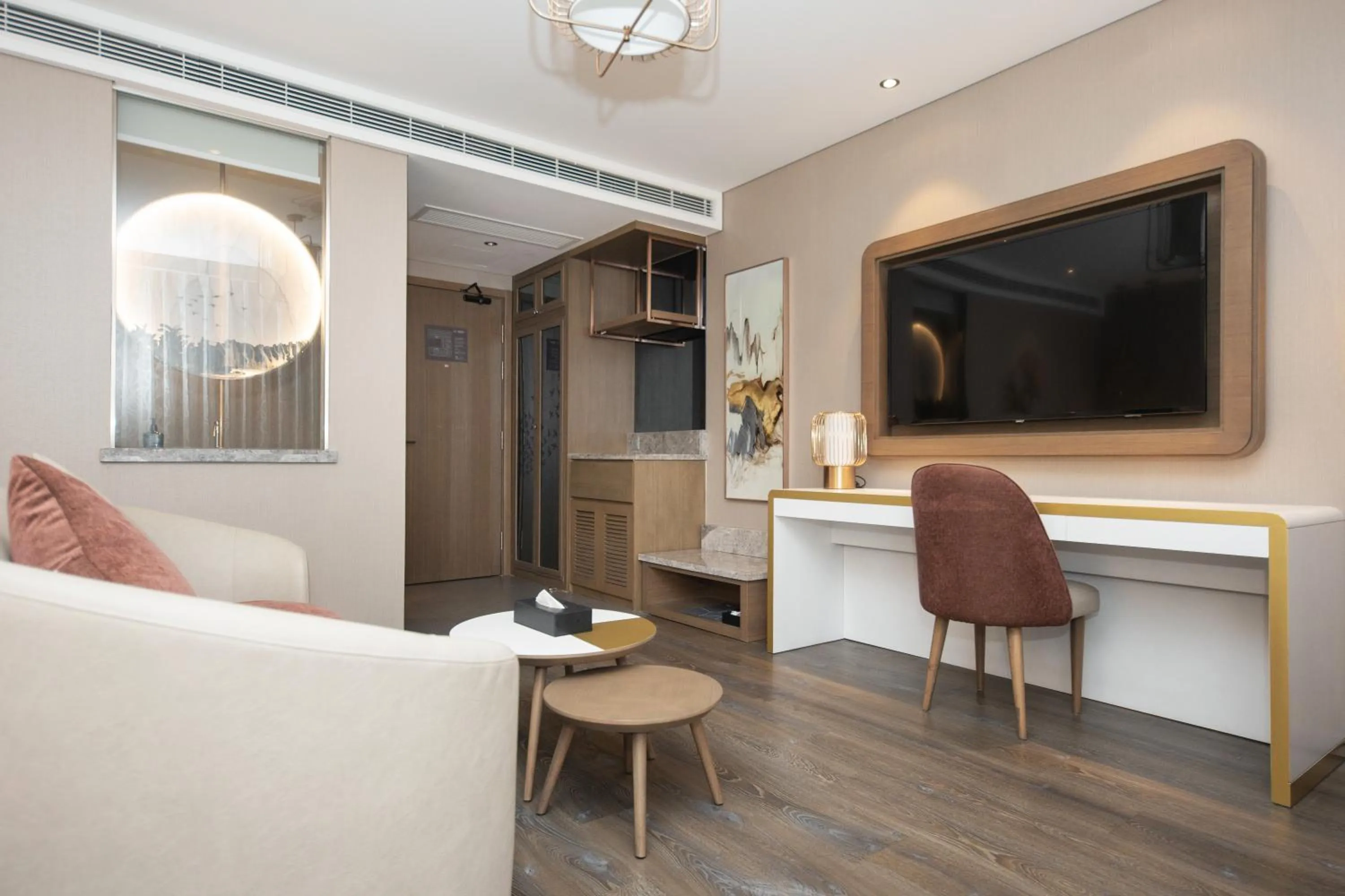 Photo of the whole room in Crystal Orange Hotel Shanghai The Bund Yu Garden