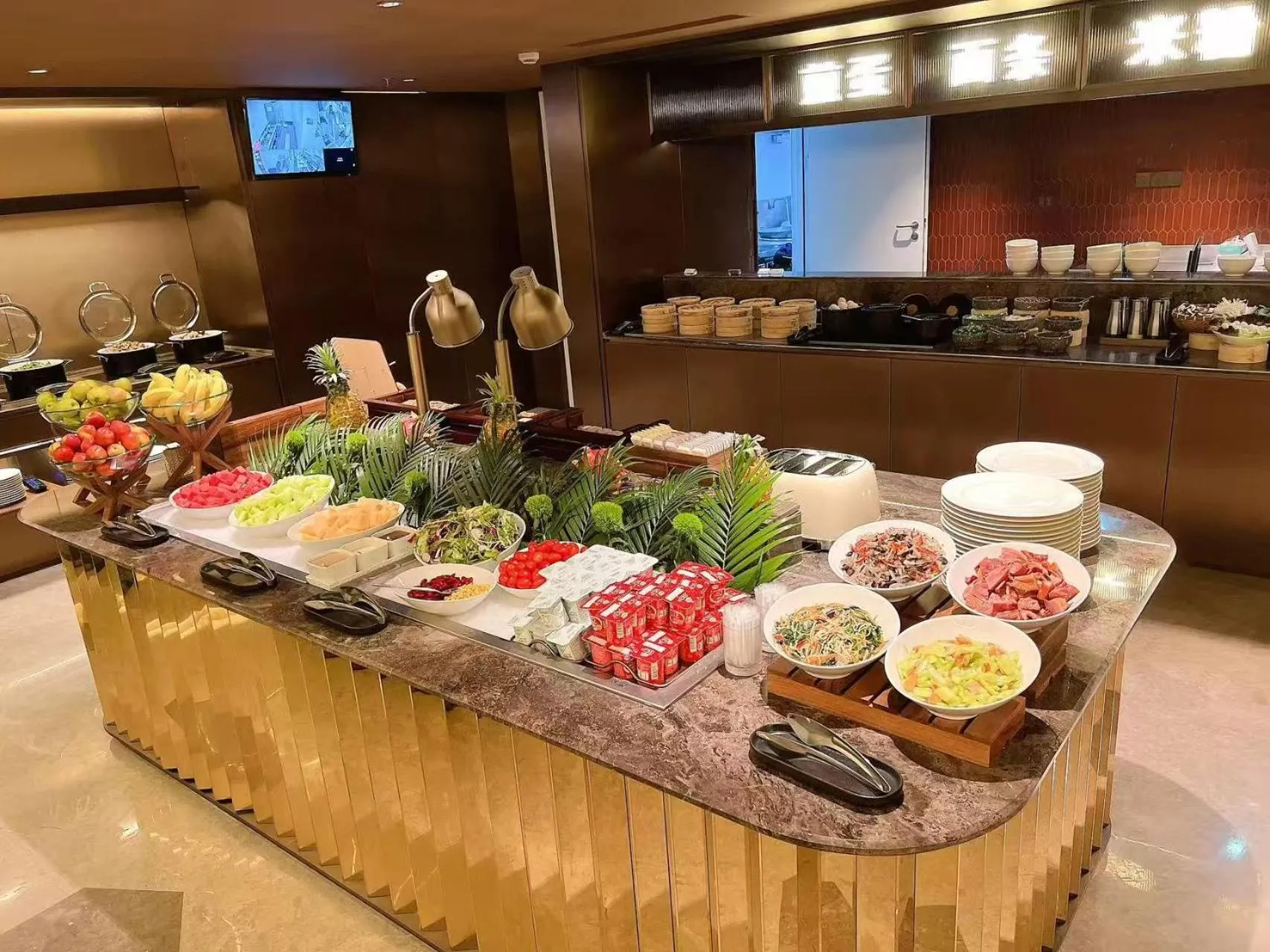 Restaurant/places to eat in Crystal Orange Hotel Shanghai The Bund Yu Garden