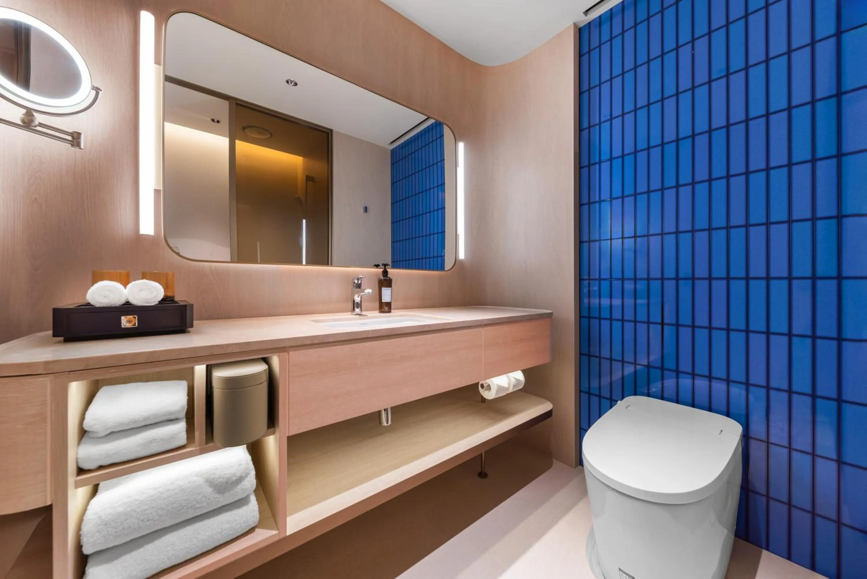 Bathroom in Crystal Orange Hotel Shanghai The Bund Yu Garden