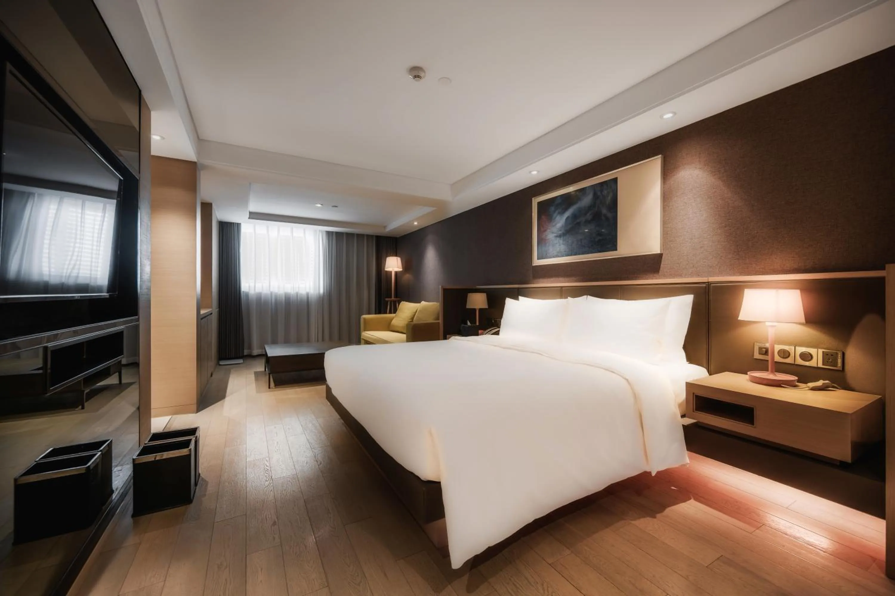 Bed in Grand Metropark Hotel Shanghai Pudong